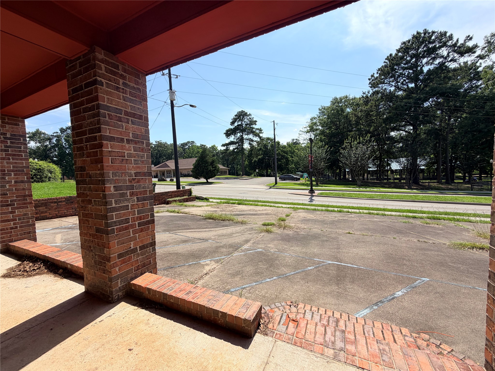 400 S Main Street Property Photo 10