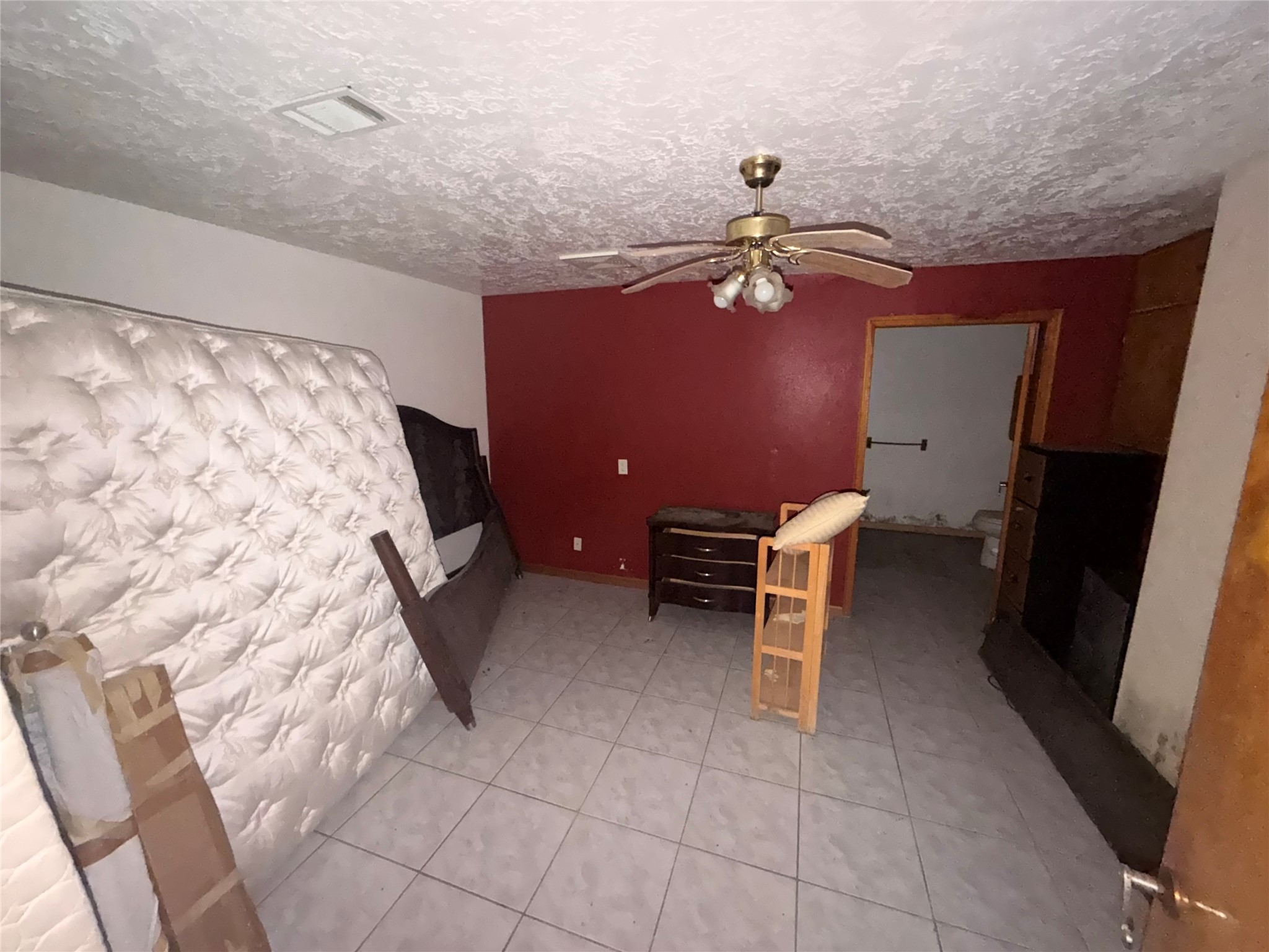 400 S Main Street Property Photo 17