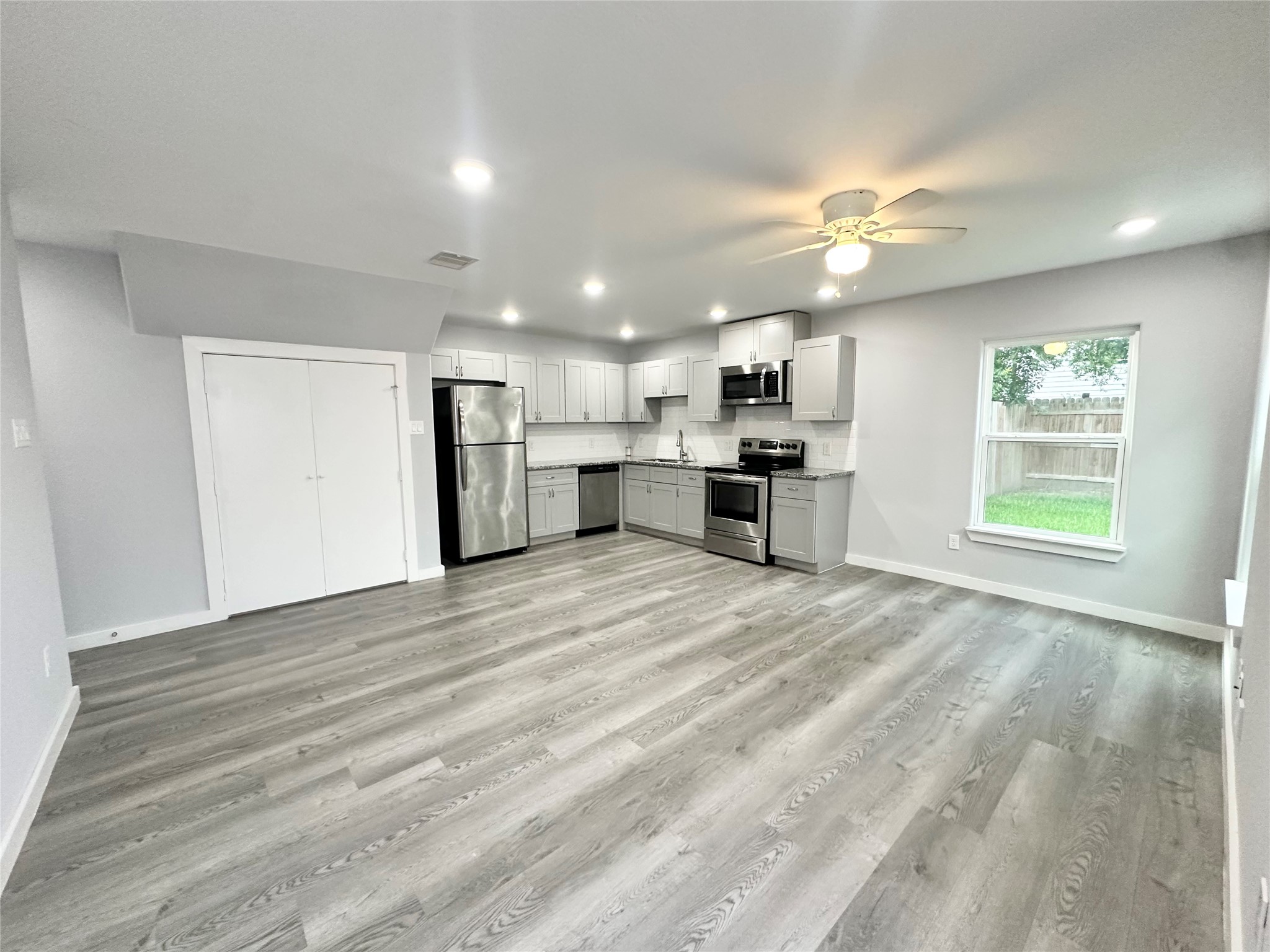 8215 Crestview Drive A Property Photo 3