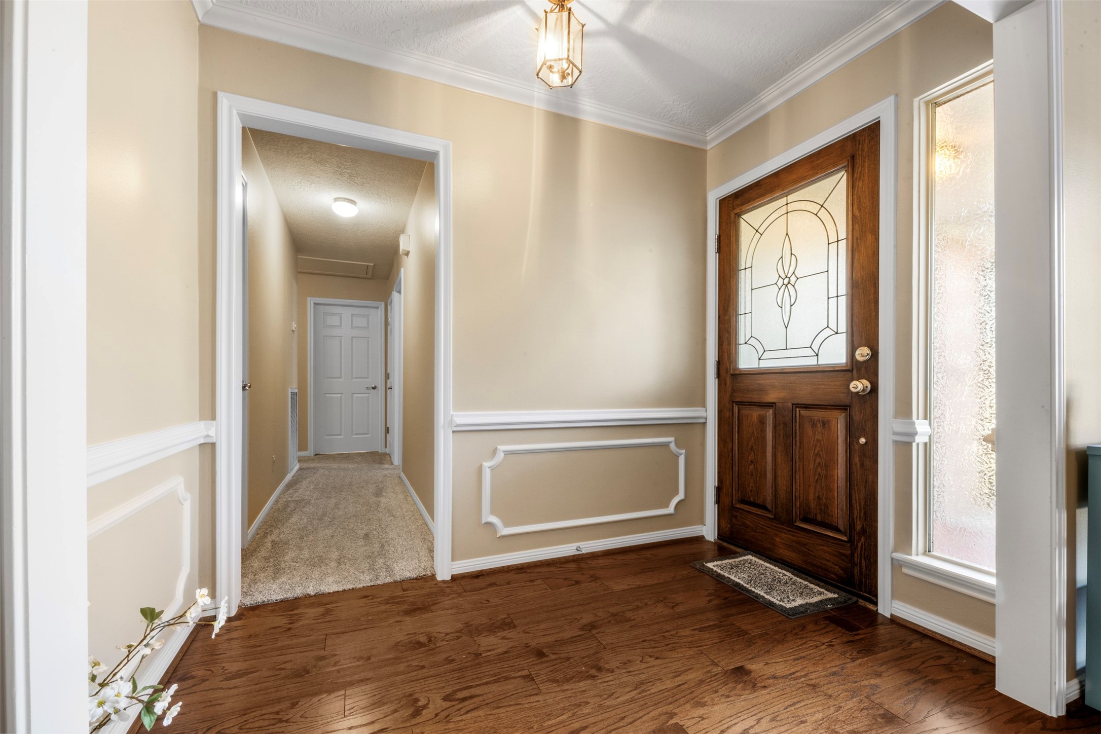 1018 Trowbridge Drive Property Photo 2