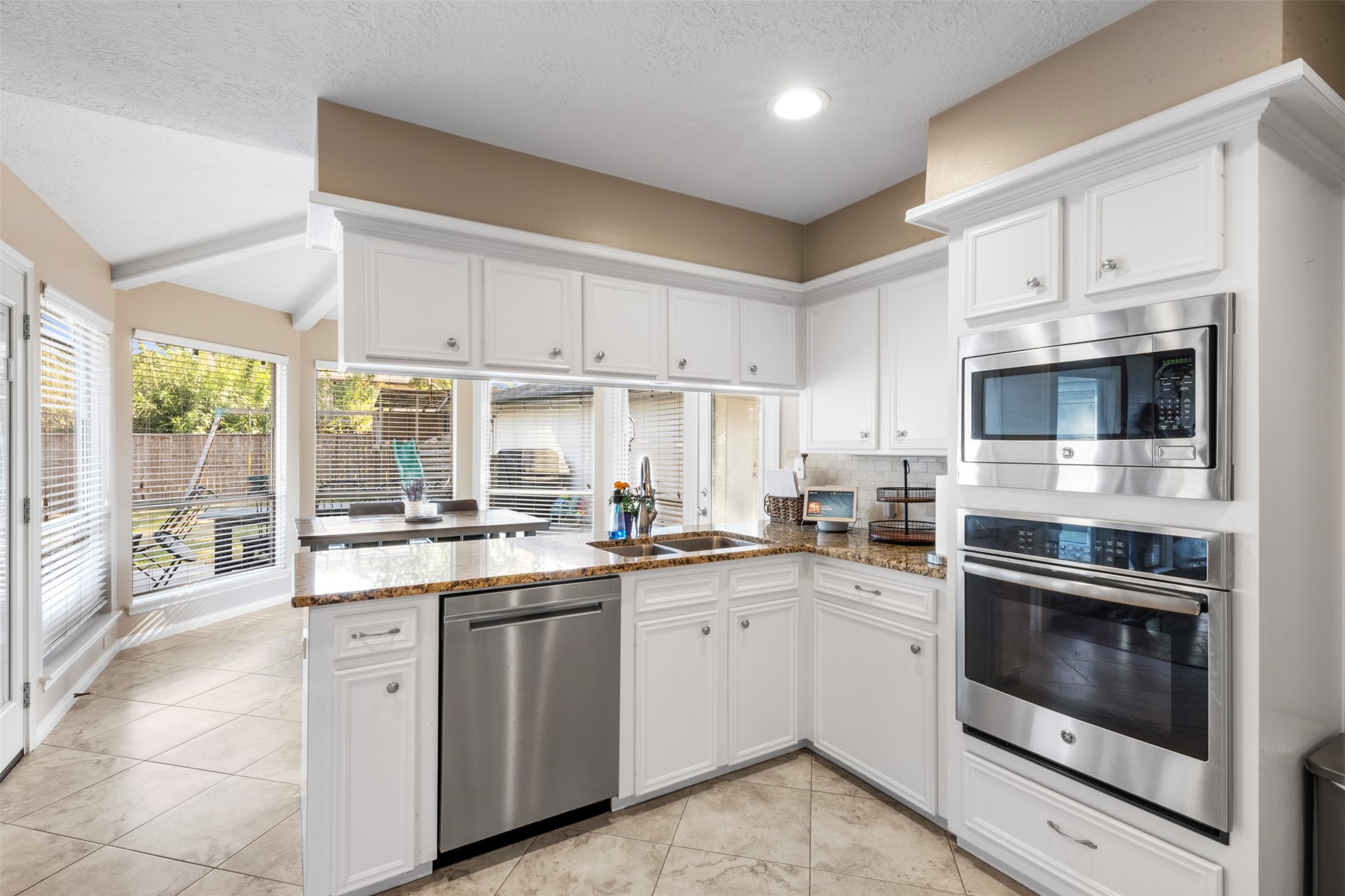 1018 Trowbridge Drive Property Photo 12