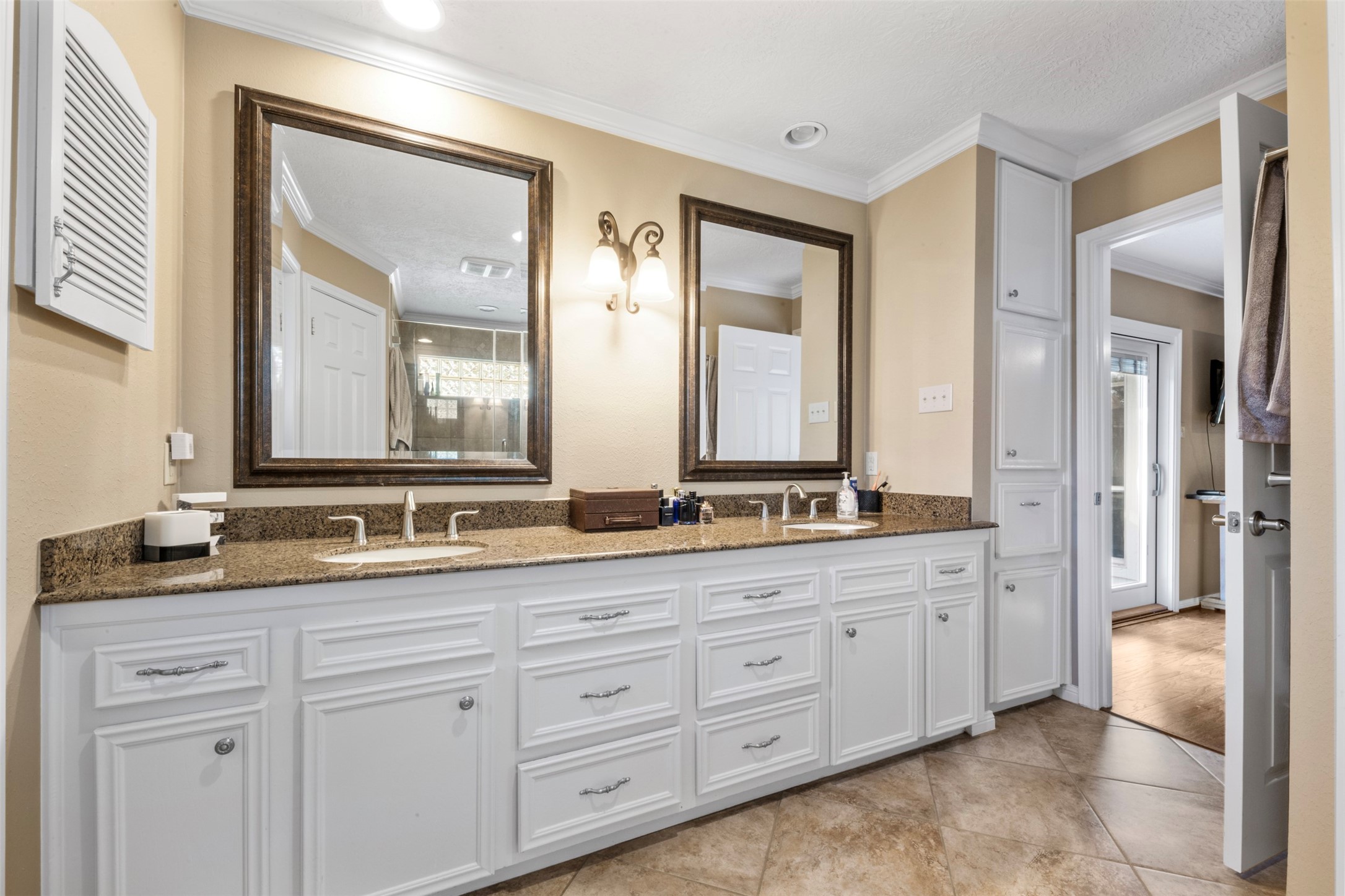 1018 Trowbridge Drive Property Photo 15