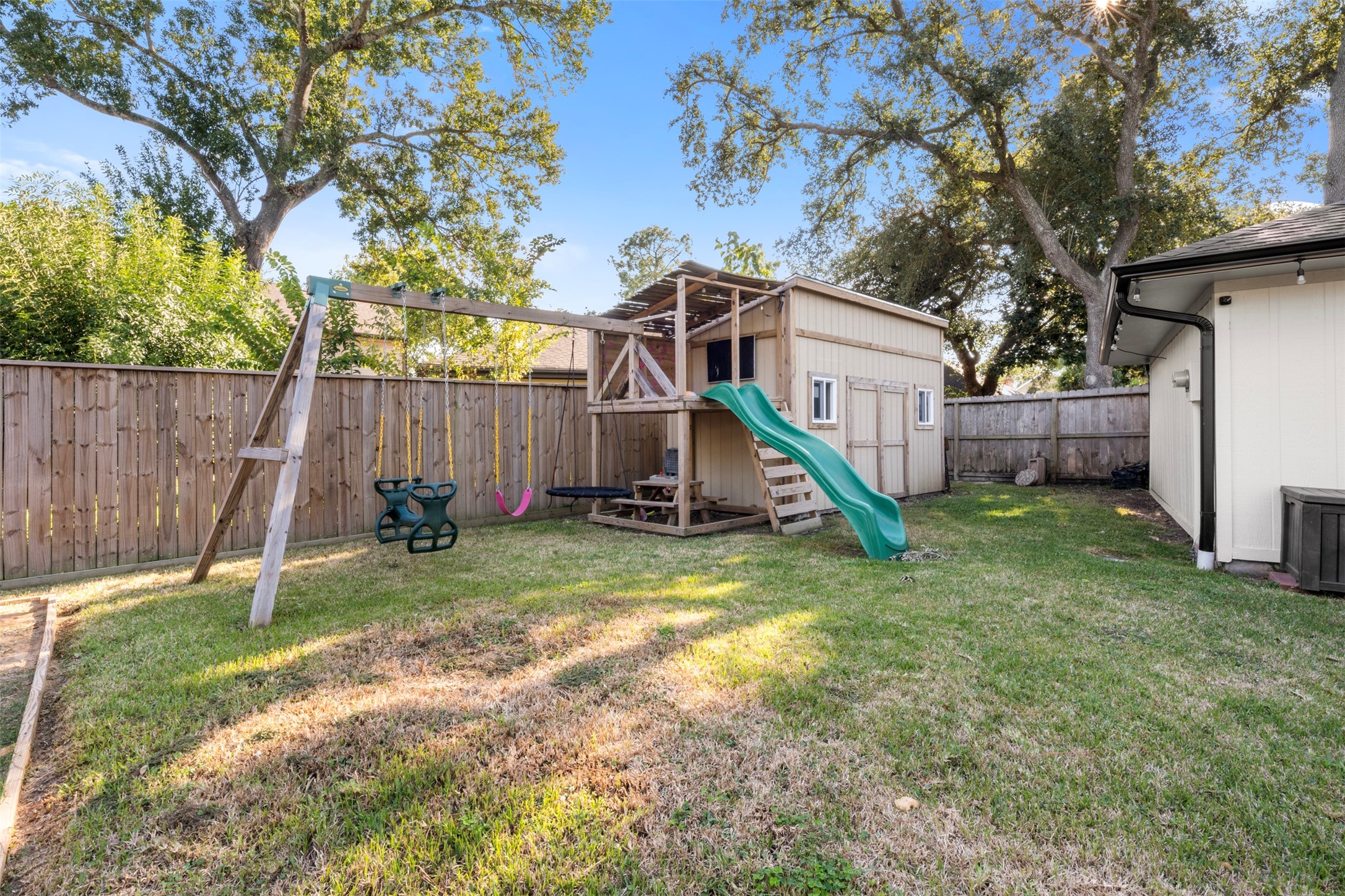 1018 Trowbridge Drive Property Photo 24