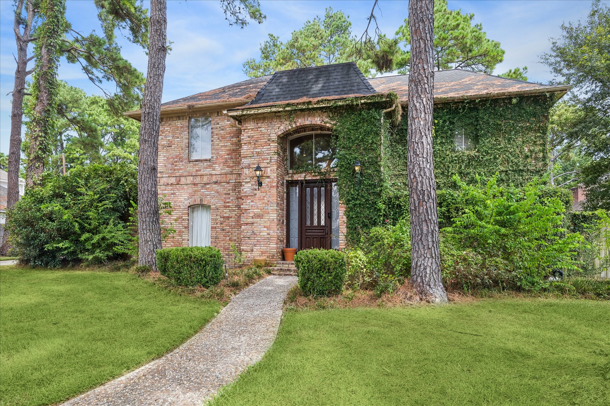 16222 Winchmore Hill Drive Property Photo 1