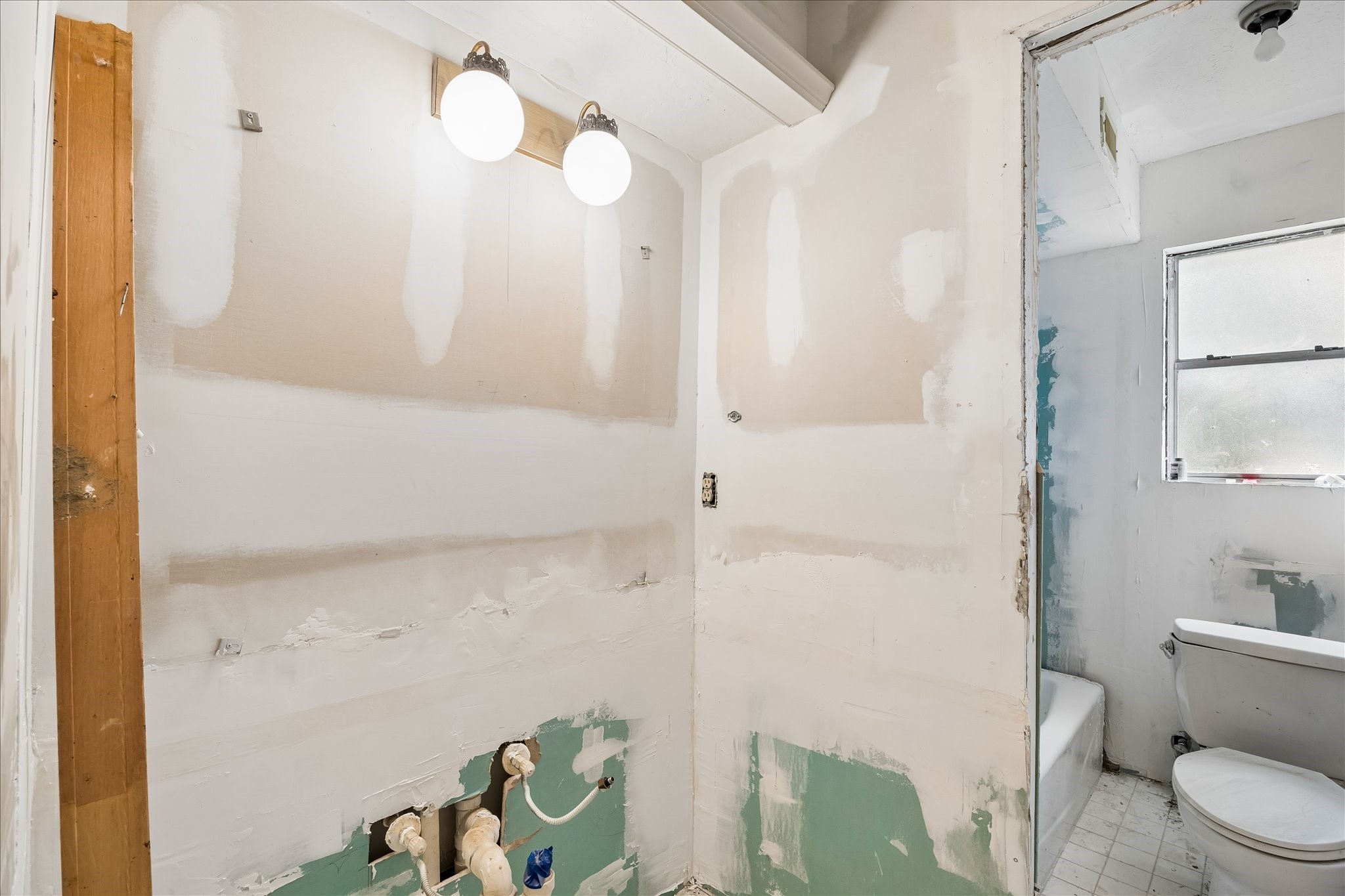 16222 Winchmore Hill Drive Property Photo 20