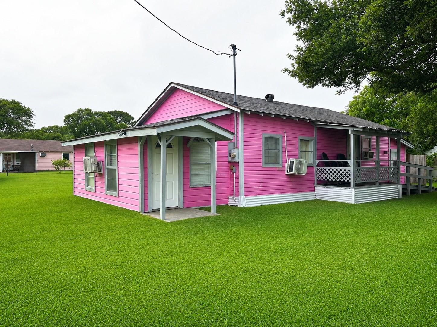 203 Mcneir Street, Anahuac Tx 77514 Property Photo 3