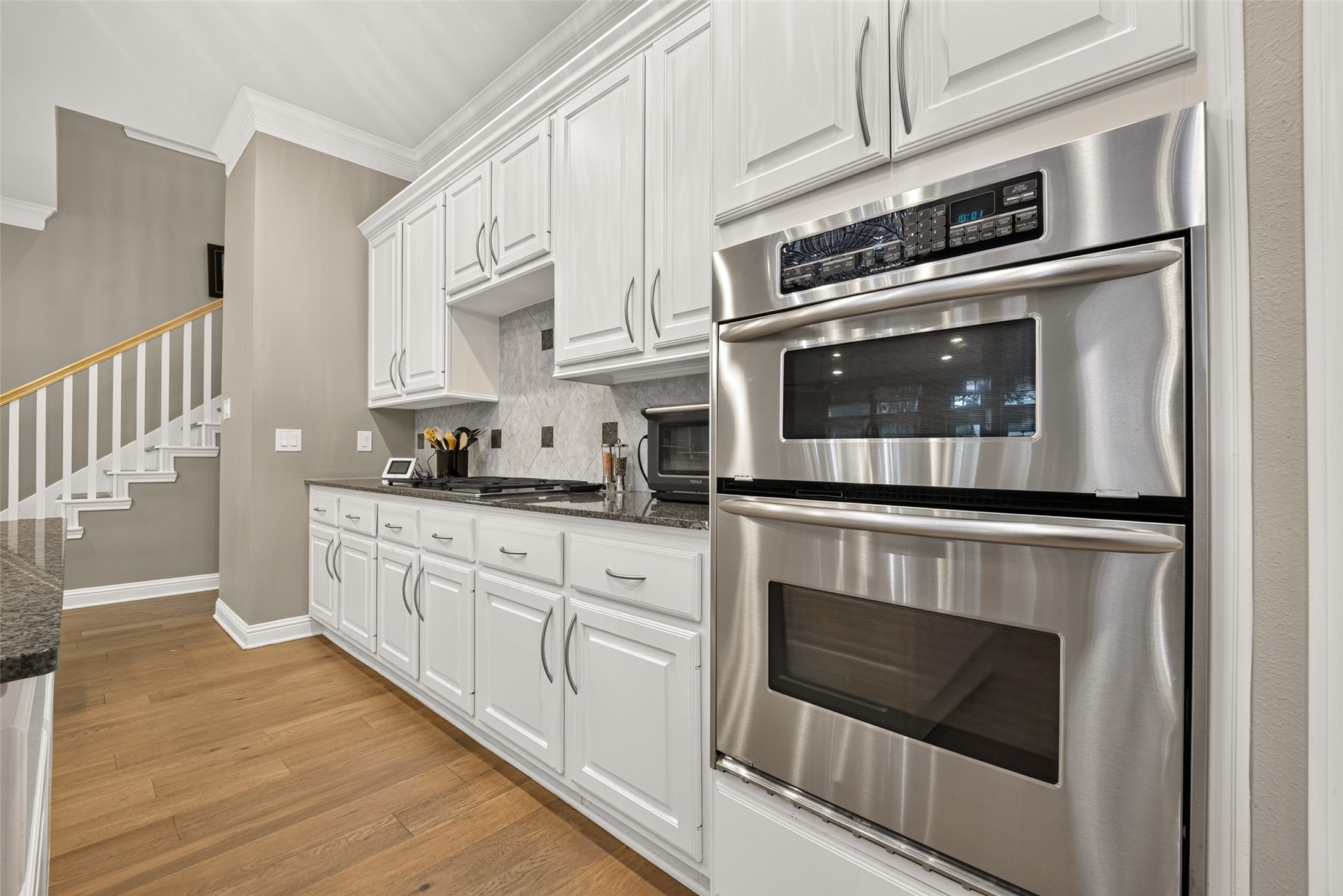 5335 Fairdale Lane Property Photo 13
