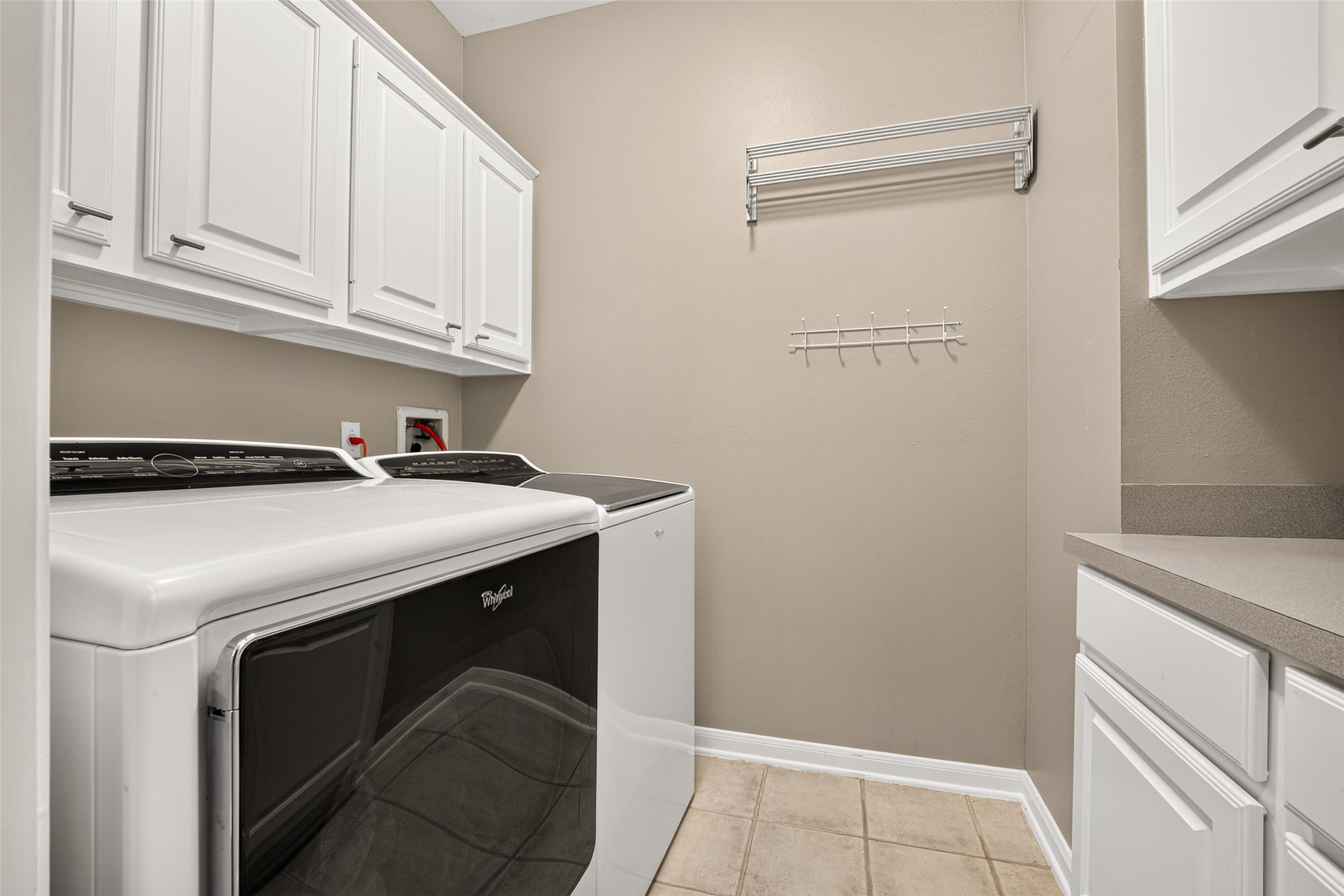 5335 Fairdale Lane Property Photo 16