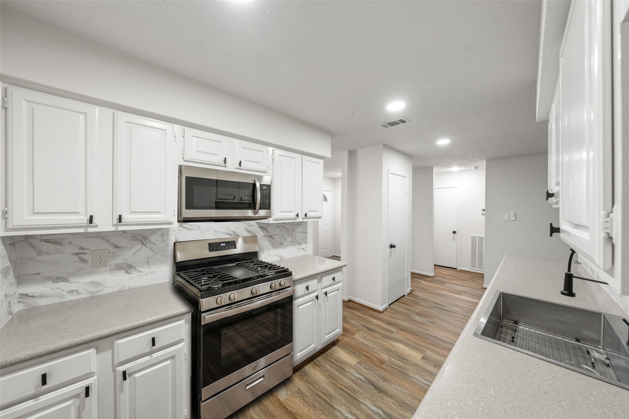9014 Kirkmont Drive Property Photo 10