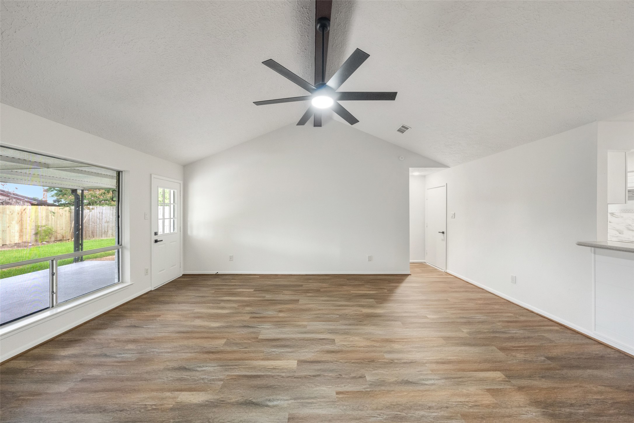9014 Kirkmont Drive Property Photo 13