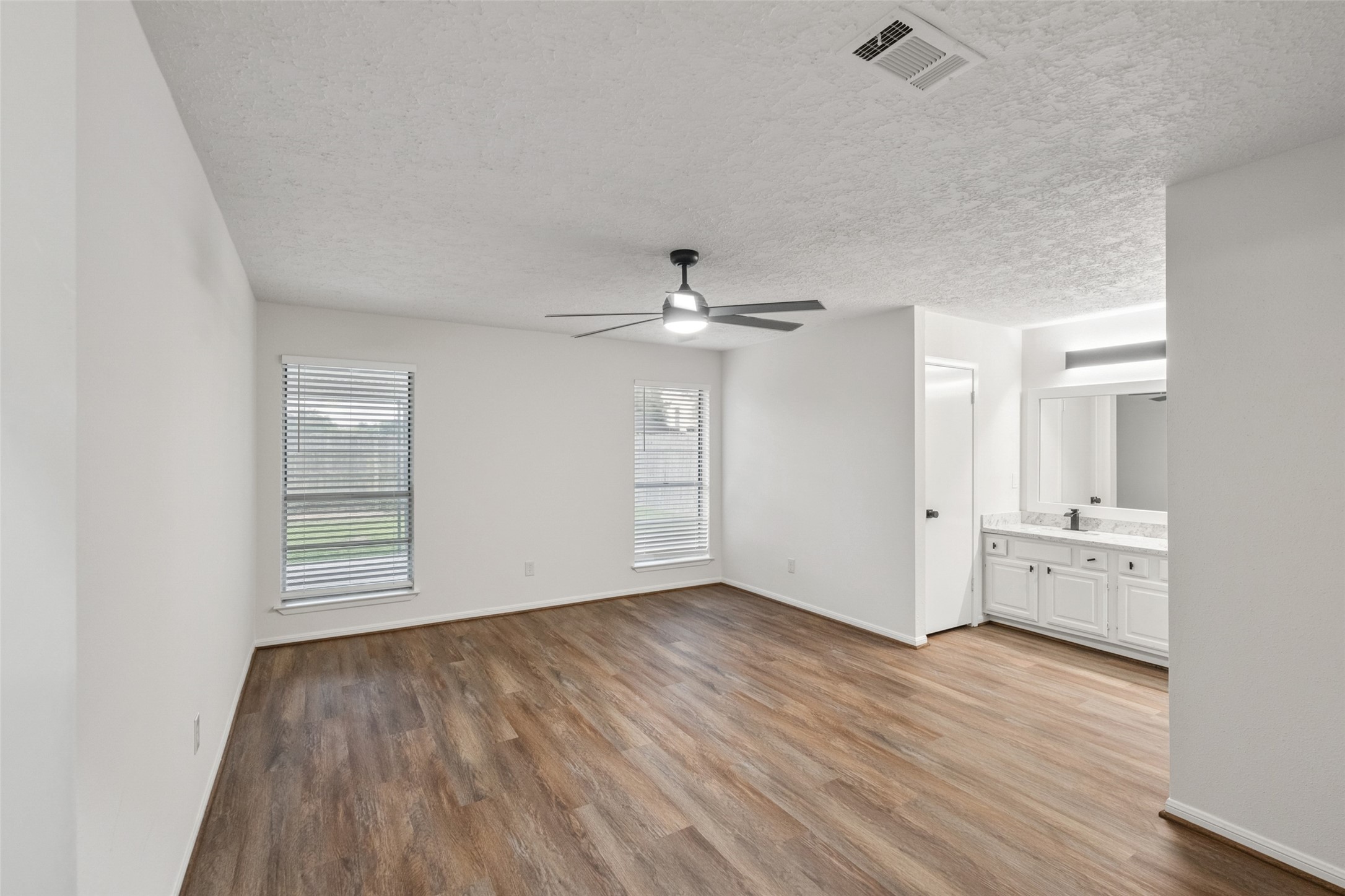 9014 Kirkmont Drive Property Photo 18