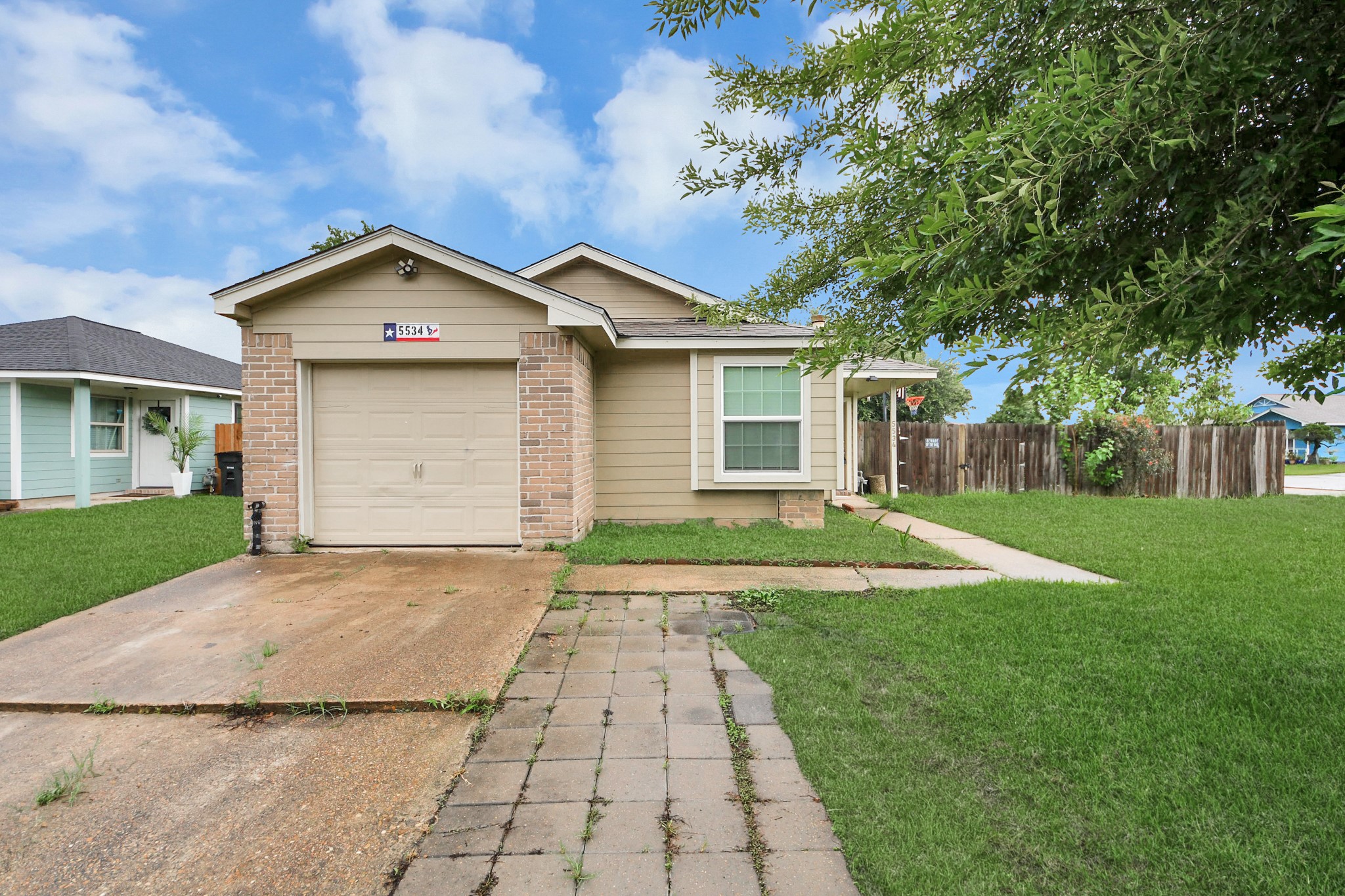 5534 Ambern Drive Property Photo 1
