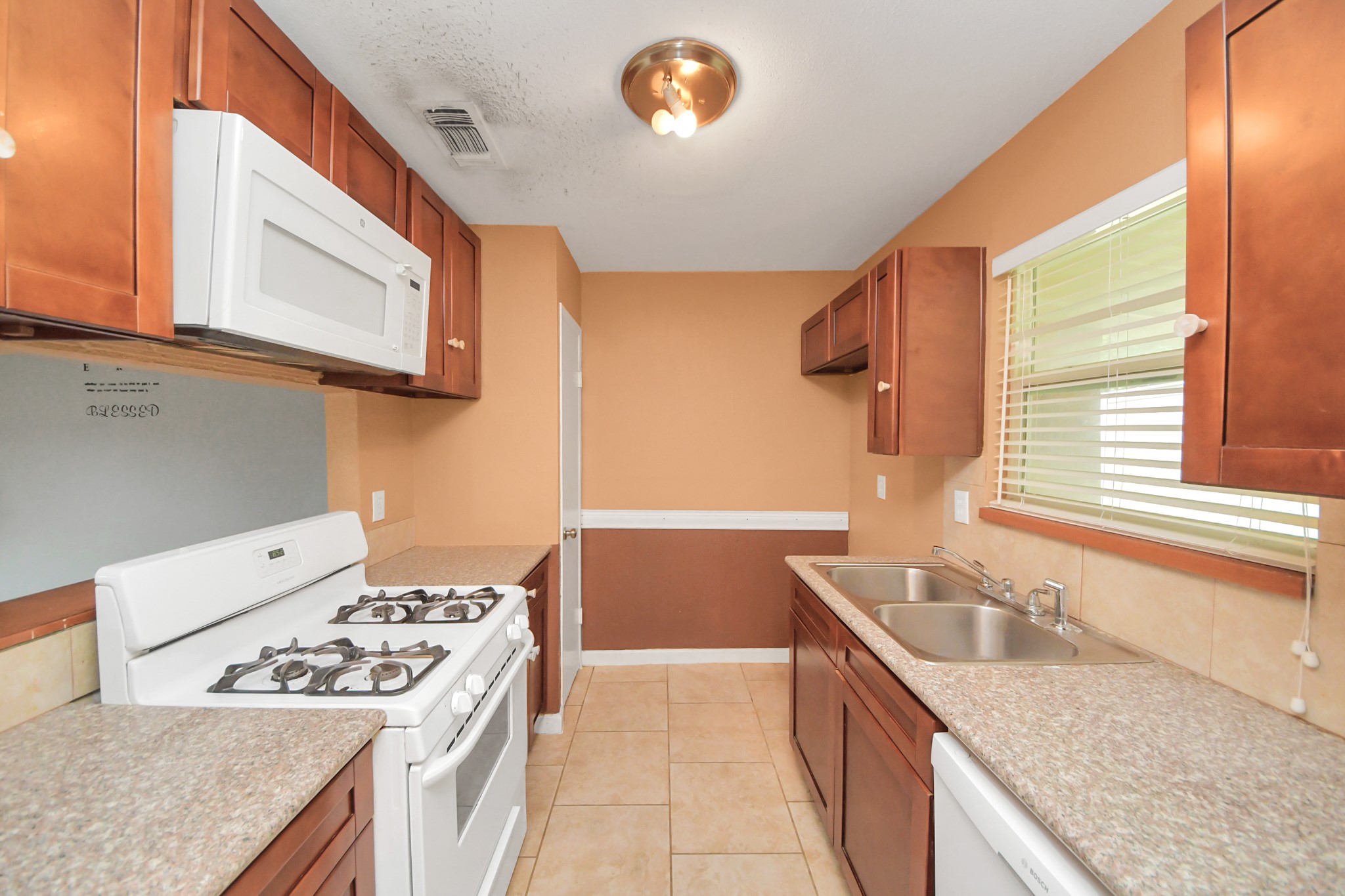 5534 Ambern Drive Property Photo 10