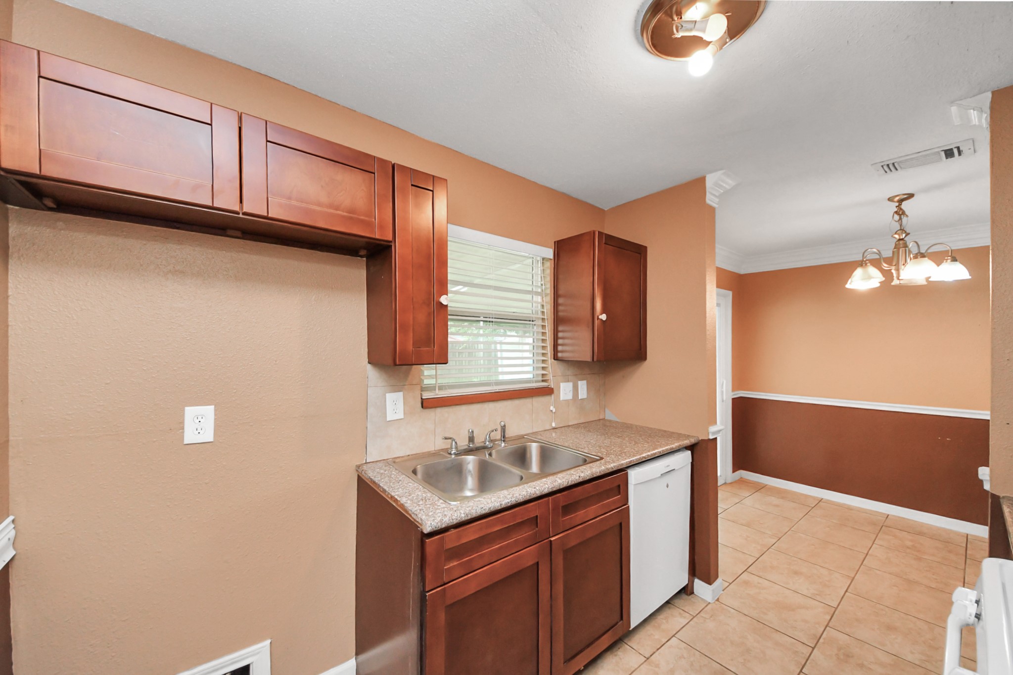 5534 Ambern Drive Property Photo 11