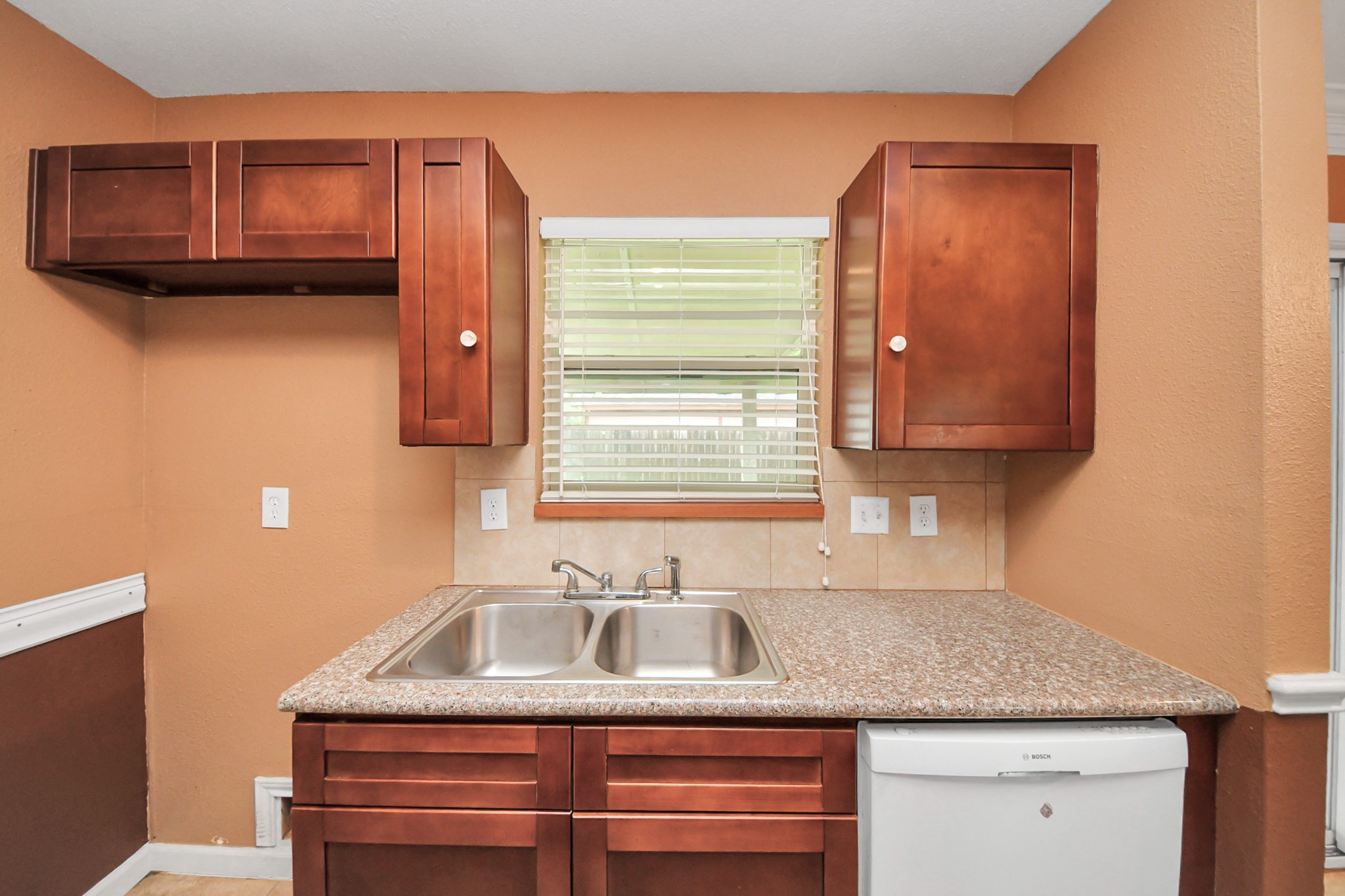 5534 Ambern Drive Property Photo 12