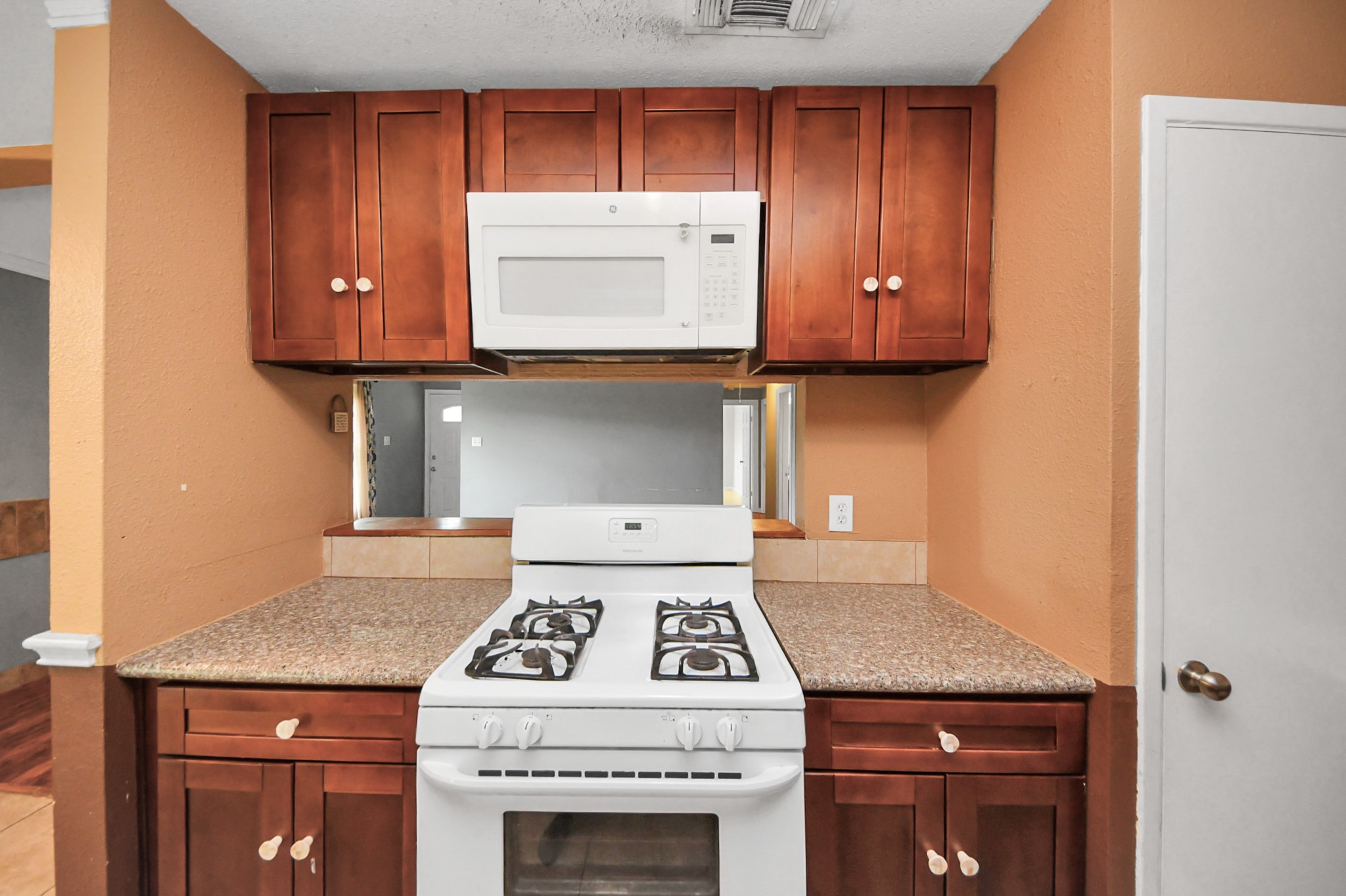 5534 Ambern Drive Property Photo 13