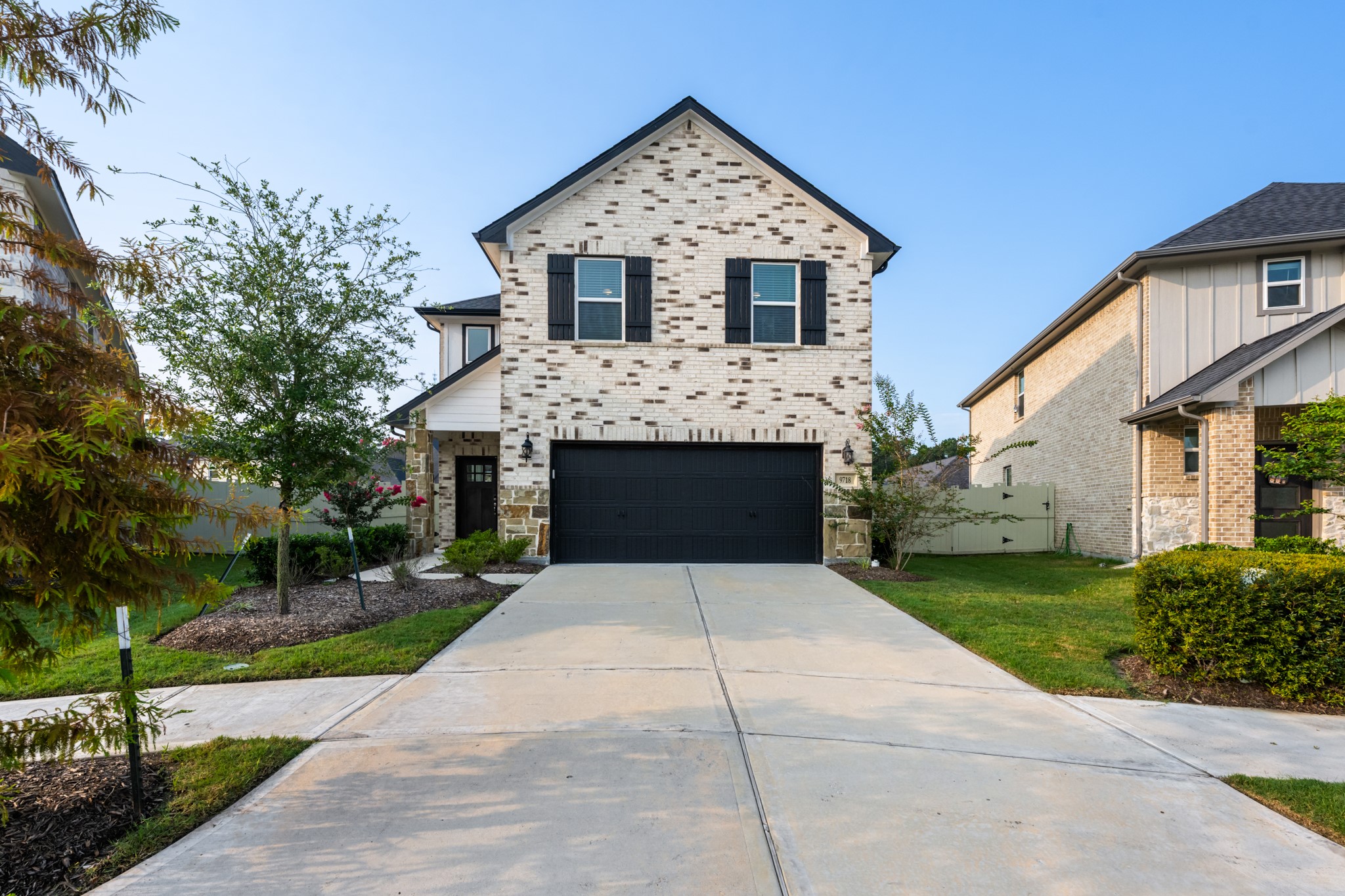 9718 Grooveburr Court Property Photo 1