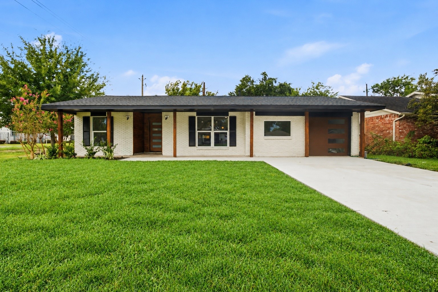 1903 Sedgie Drive Property Photo 2