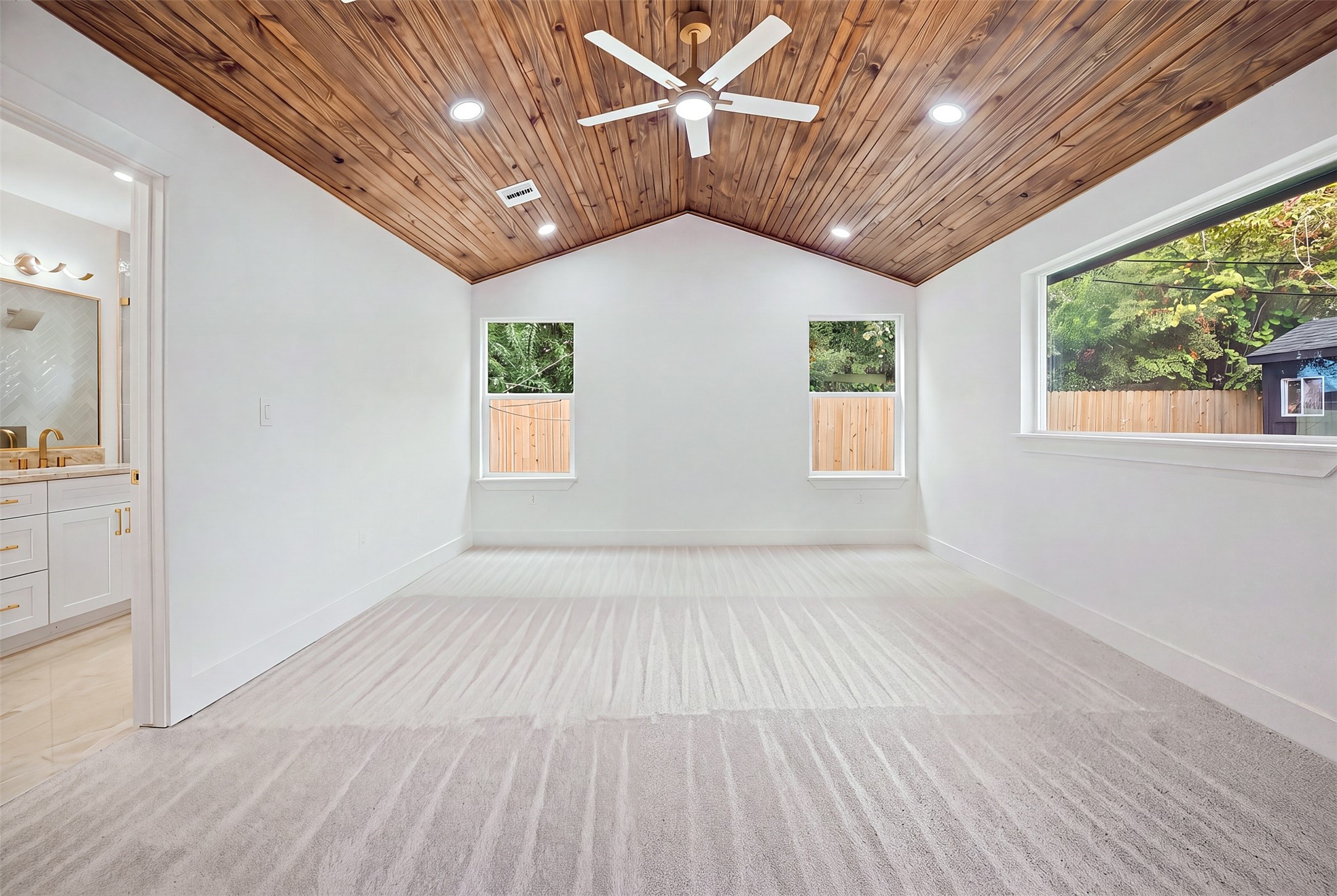 1903 Sedgie Drive Property Photo 17