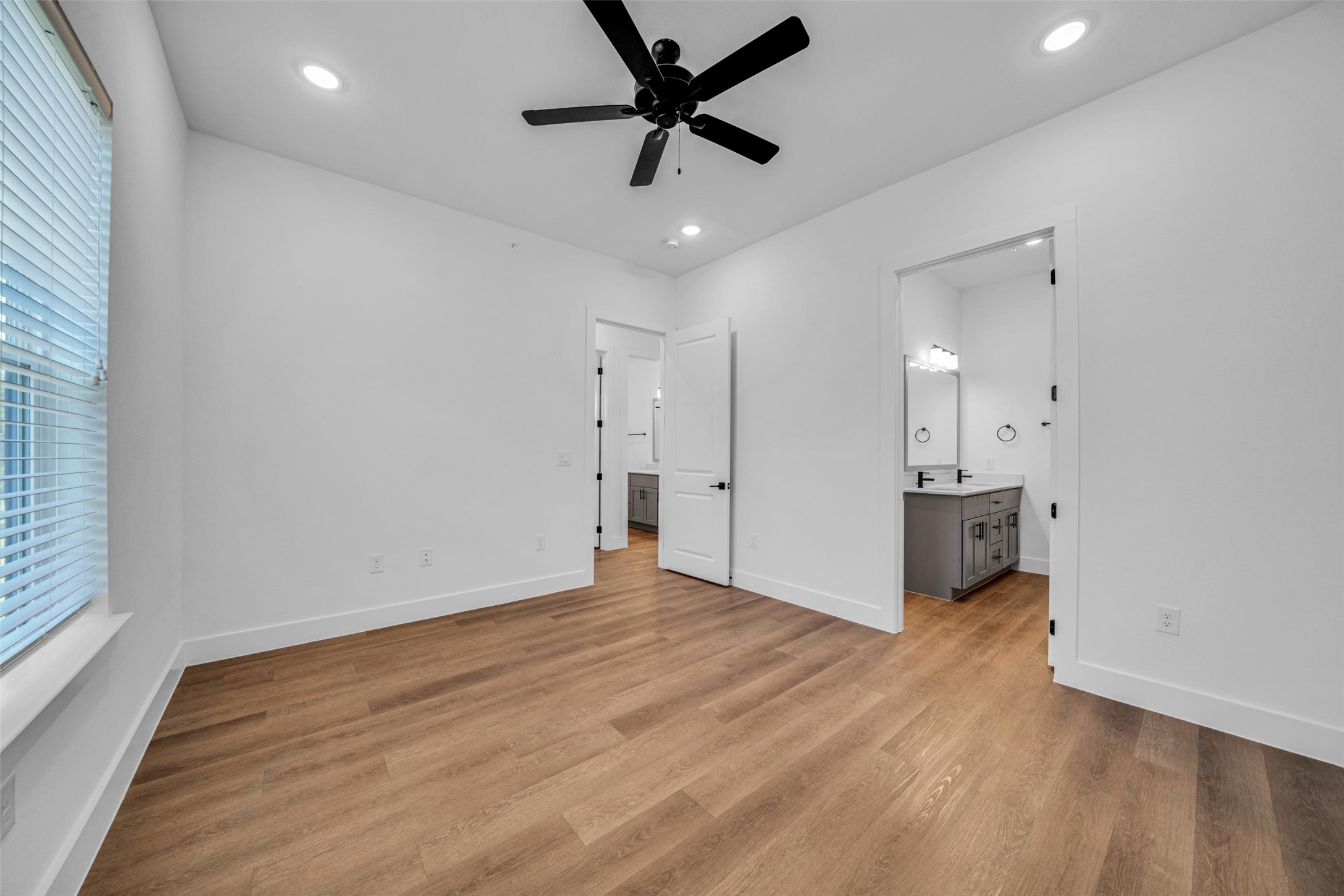 1601-103 Mustang Drive Property Photo 13