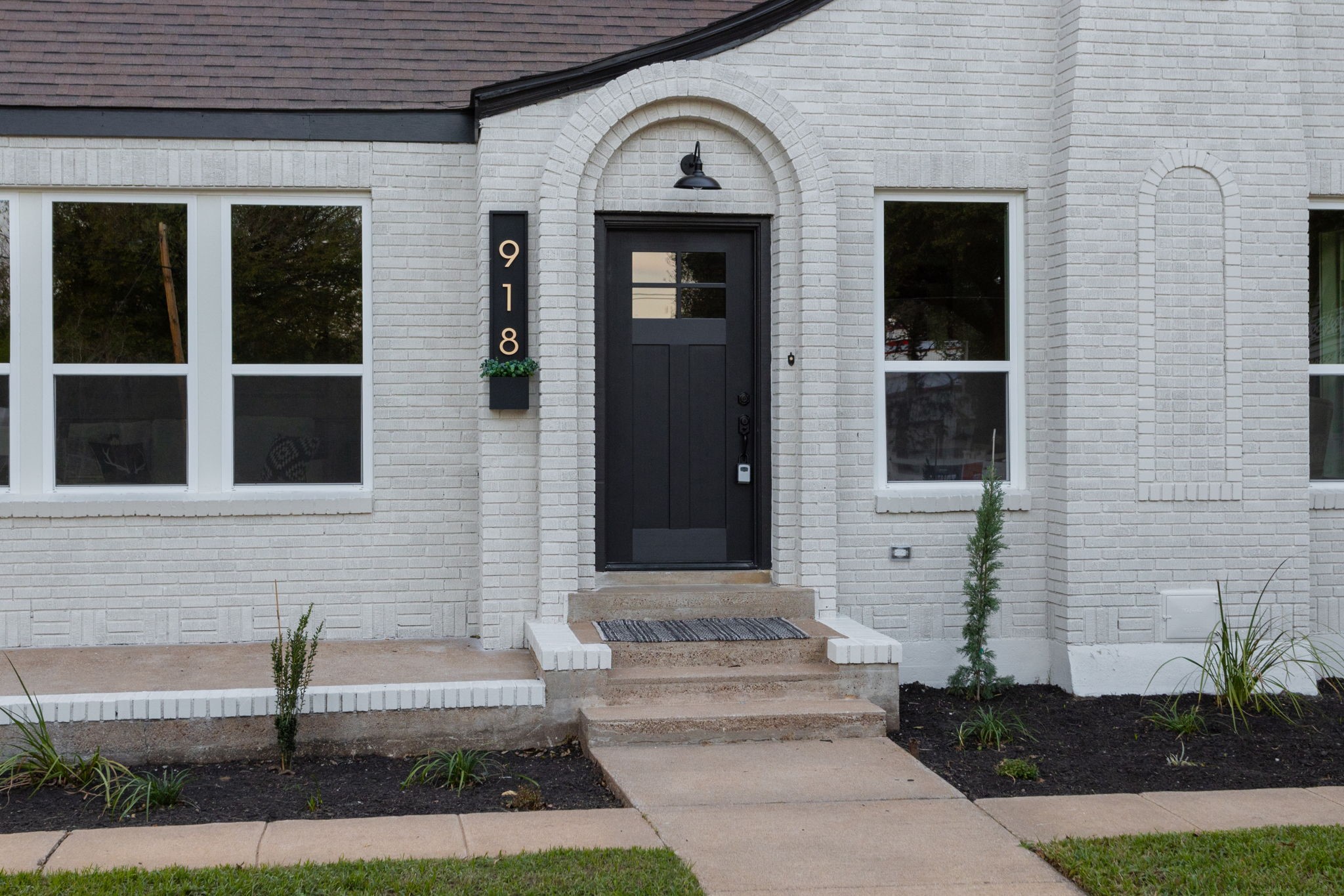 918 Front Street Property Photo 2