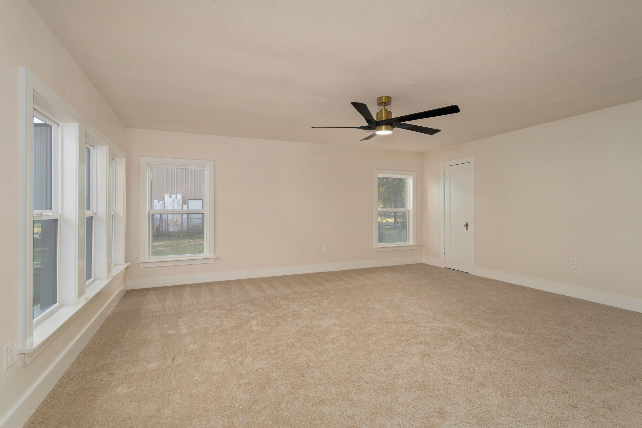 918 Front Street Property Photo 18