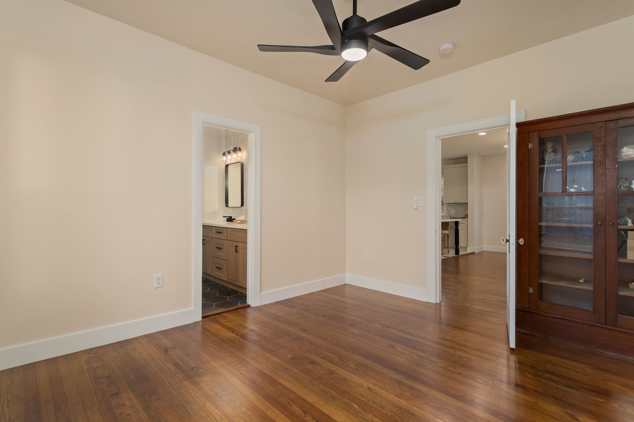 918 Front Street Property Photo 29