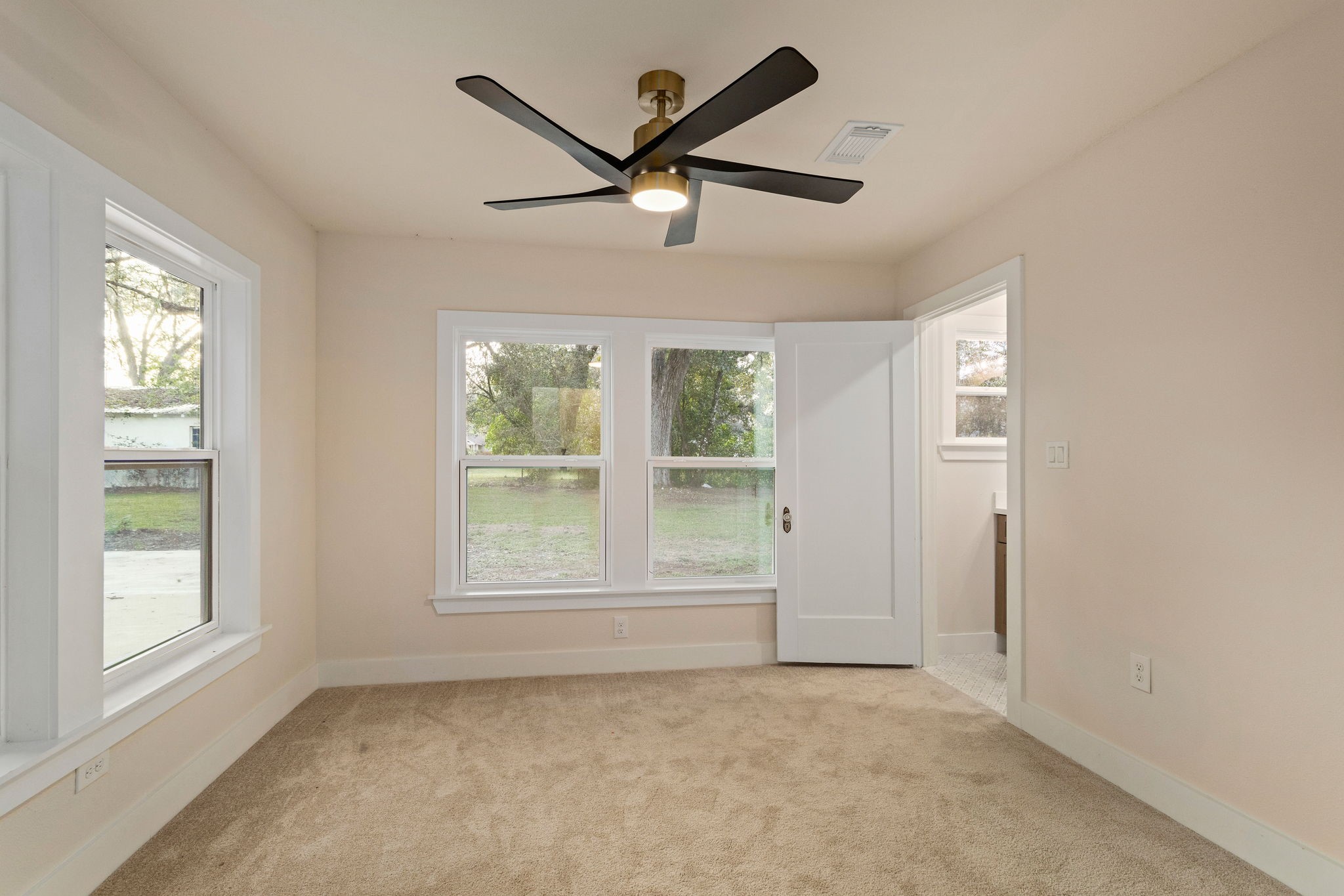 918 Front Street Property Photo 31