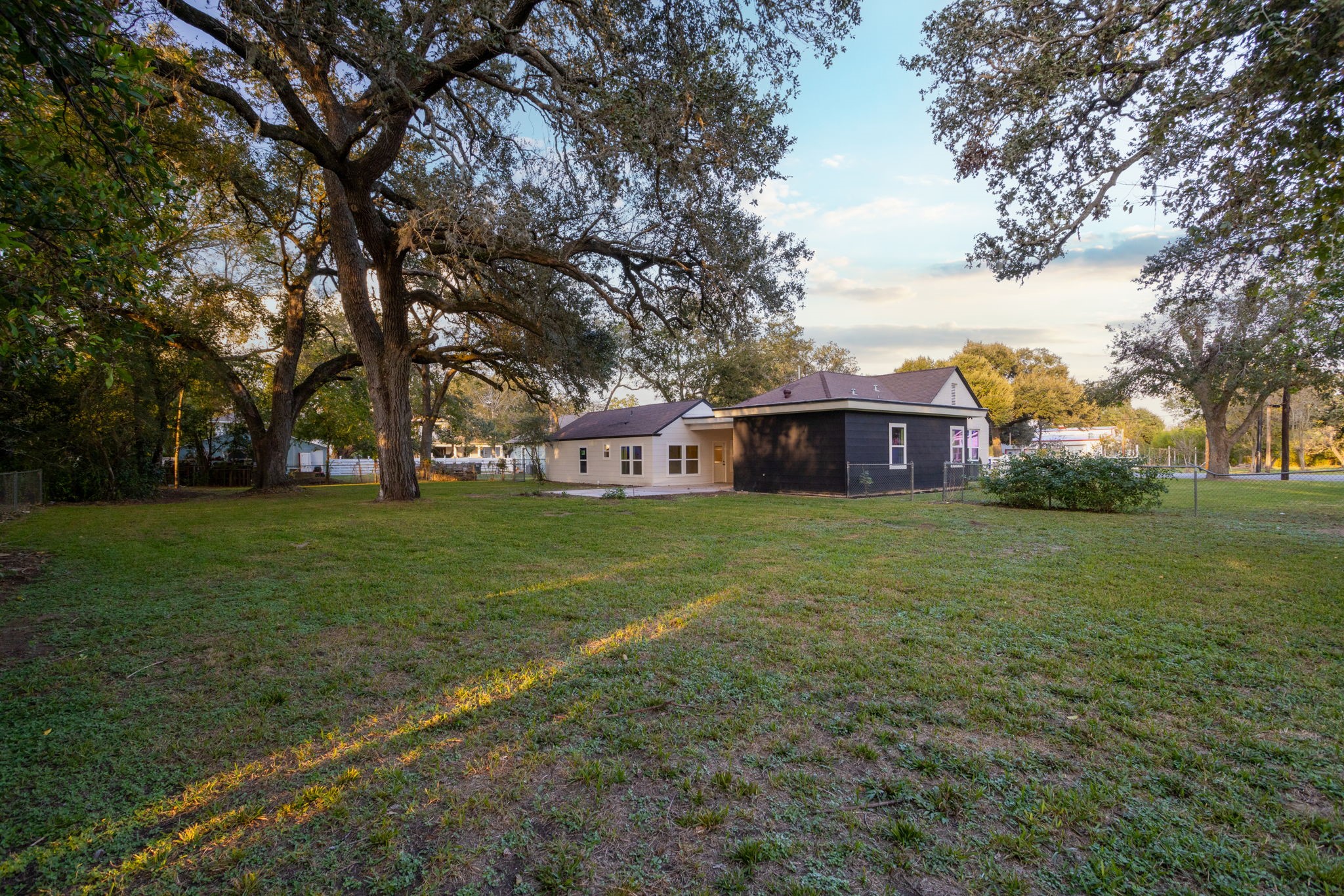 918 Front Street Property Photo 40