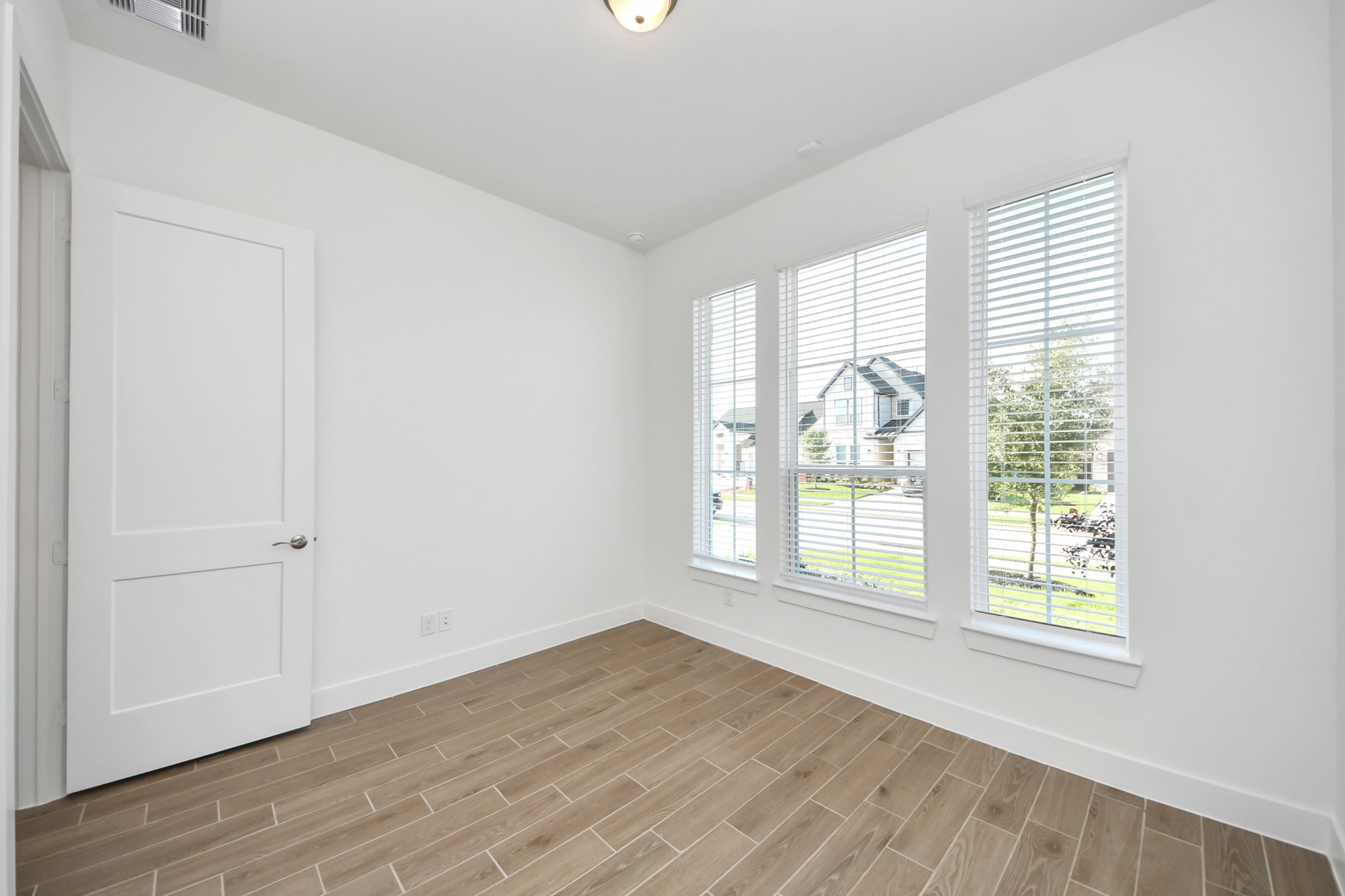 25026 Midnight Willow Property Photo 6