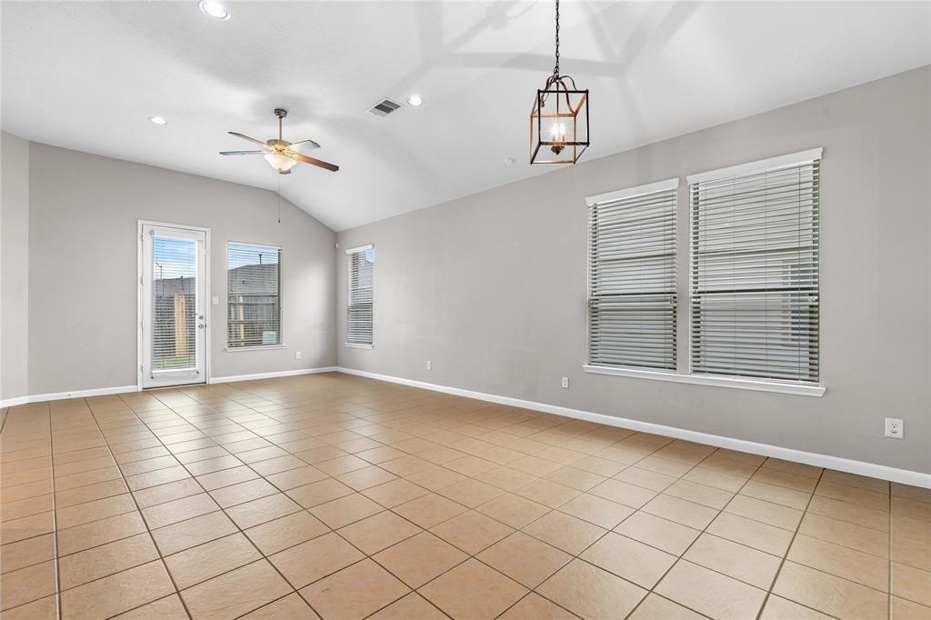 4315 Foster Gardens Lane Property Photo 6
