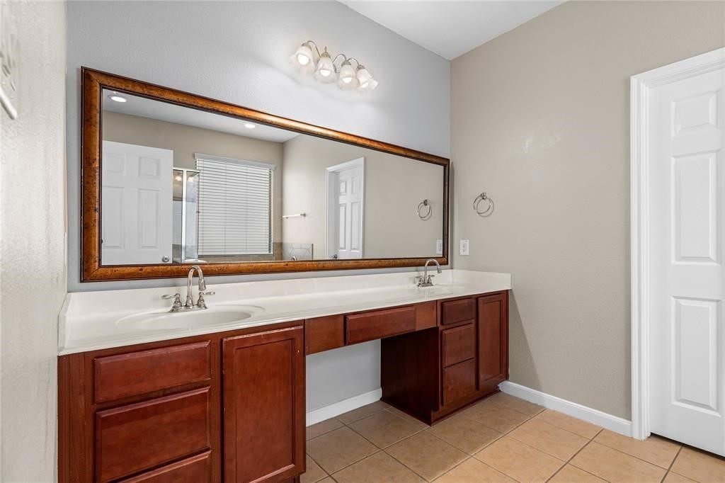 4315 Foster Gardens Lane Property Photo 14