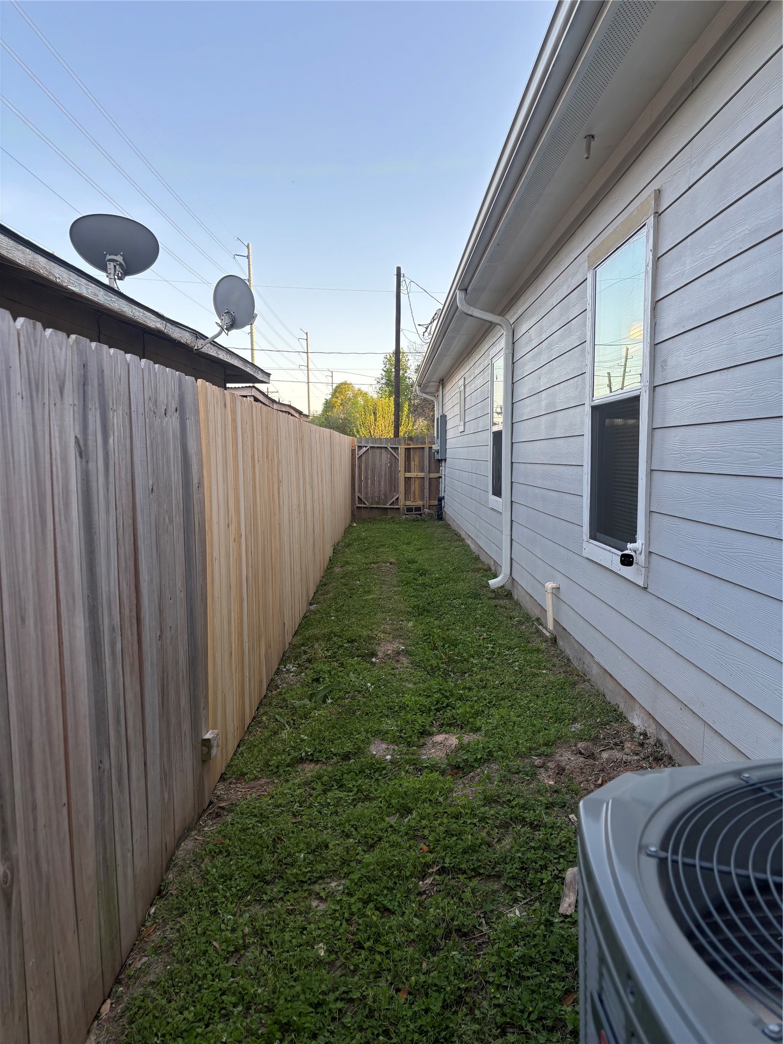 339 Owens Street B Property Photo 10