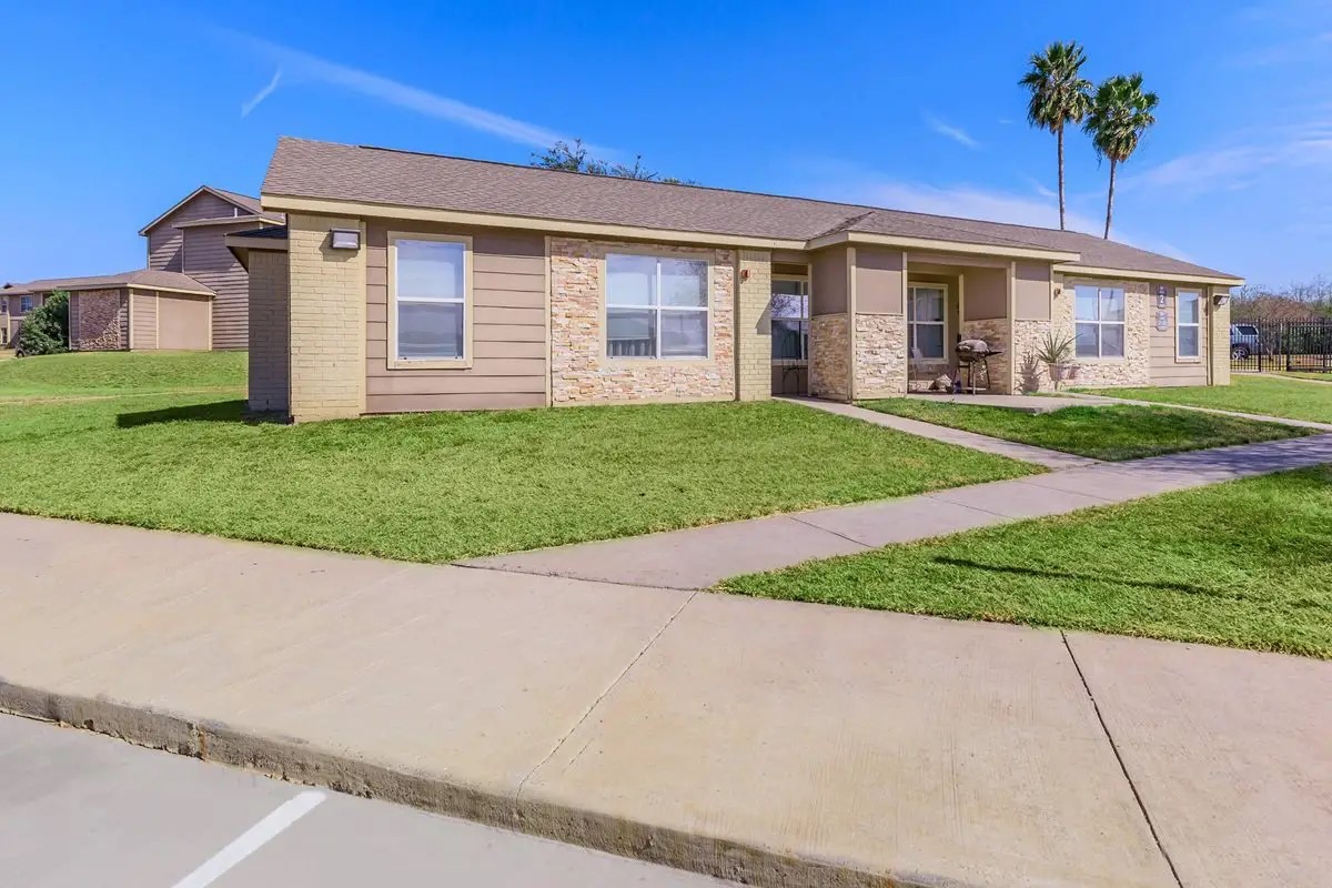 409 Riverhill Loop Property Photo 1