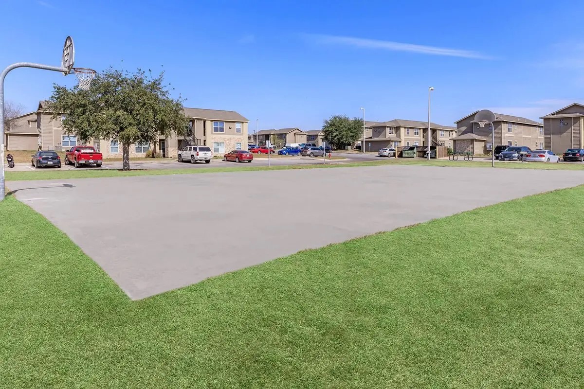 409 Riverhill Loop Property Photo 6