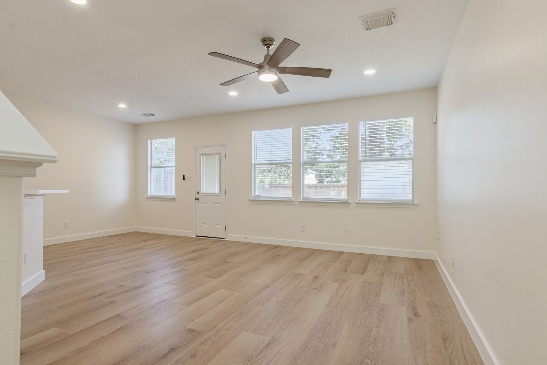 13167 Peppergate Lane Property Photo 4