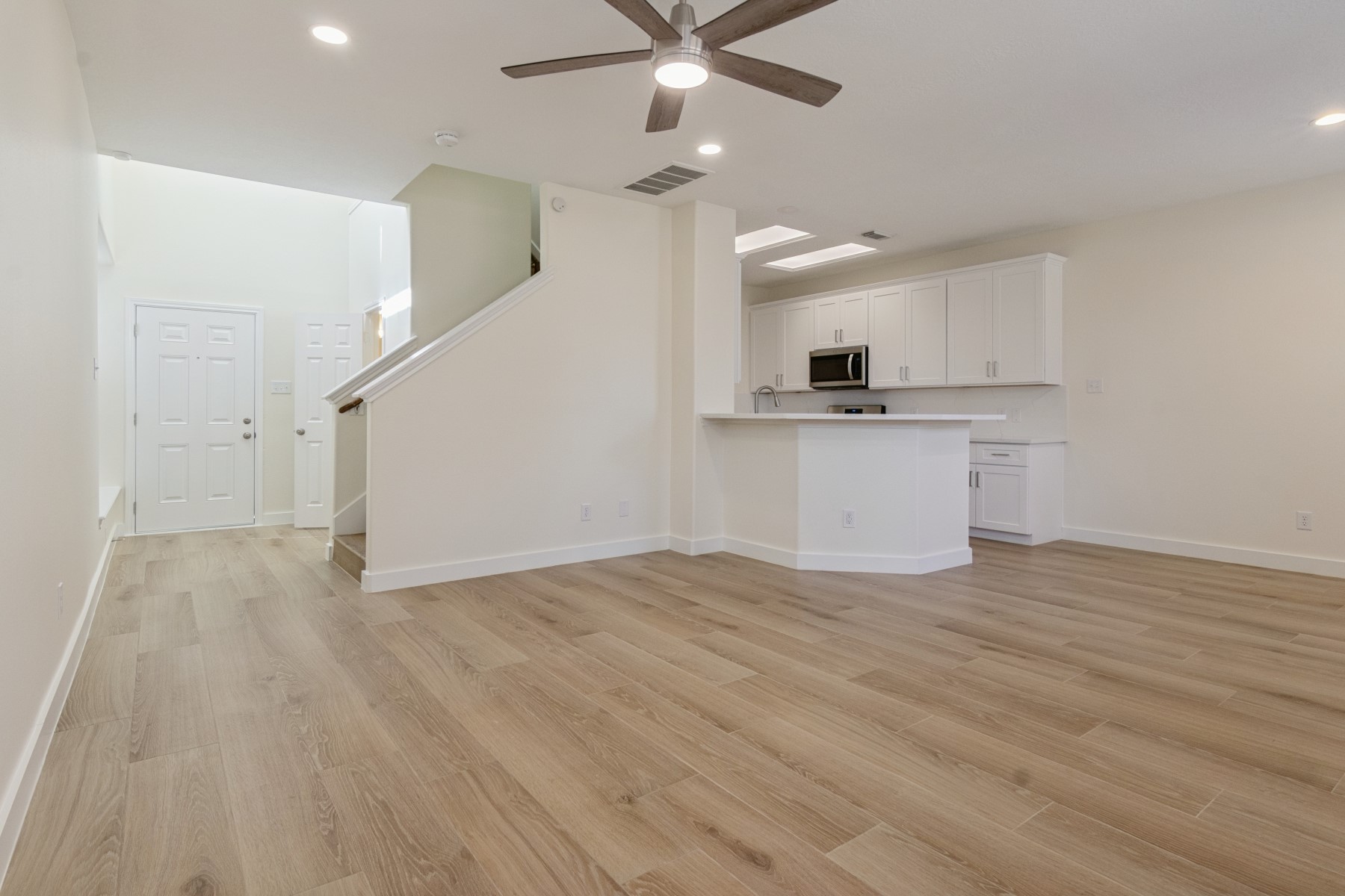 13167 Peppergate Lane Property Photo 5