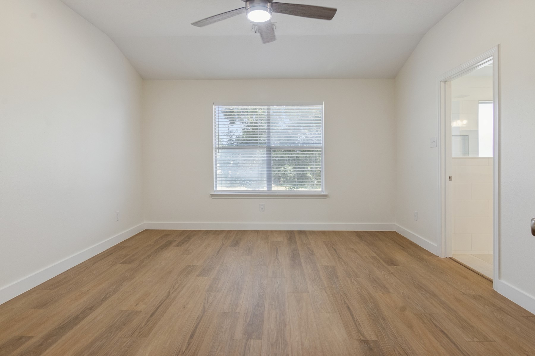 13167 Peppergate Lane Property Photo 20