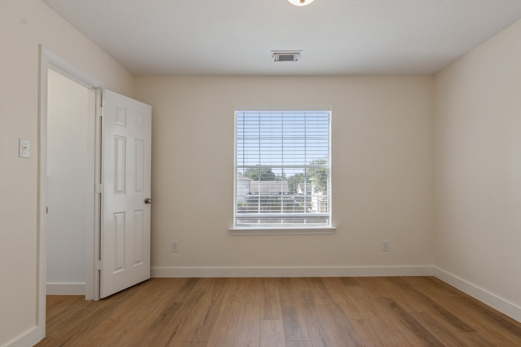 13167 Peppergate Lane Property Photo 21