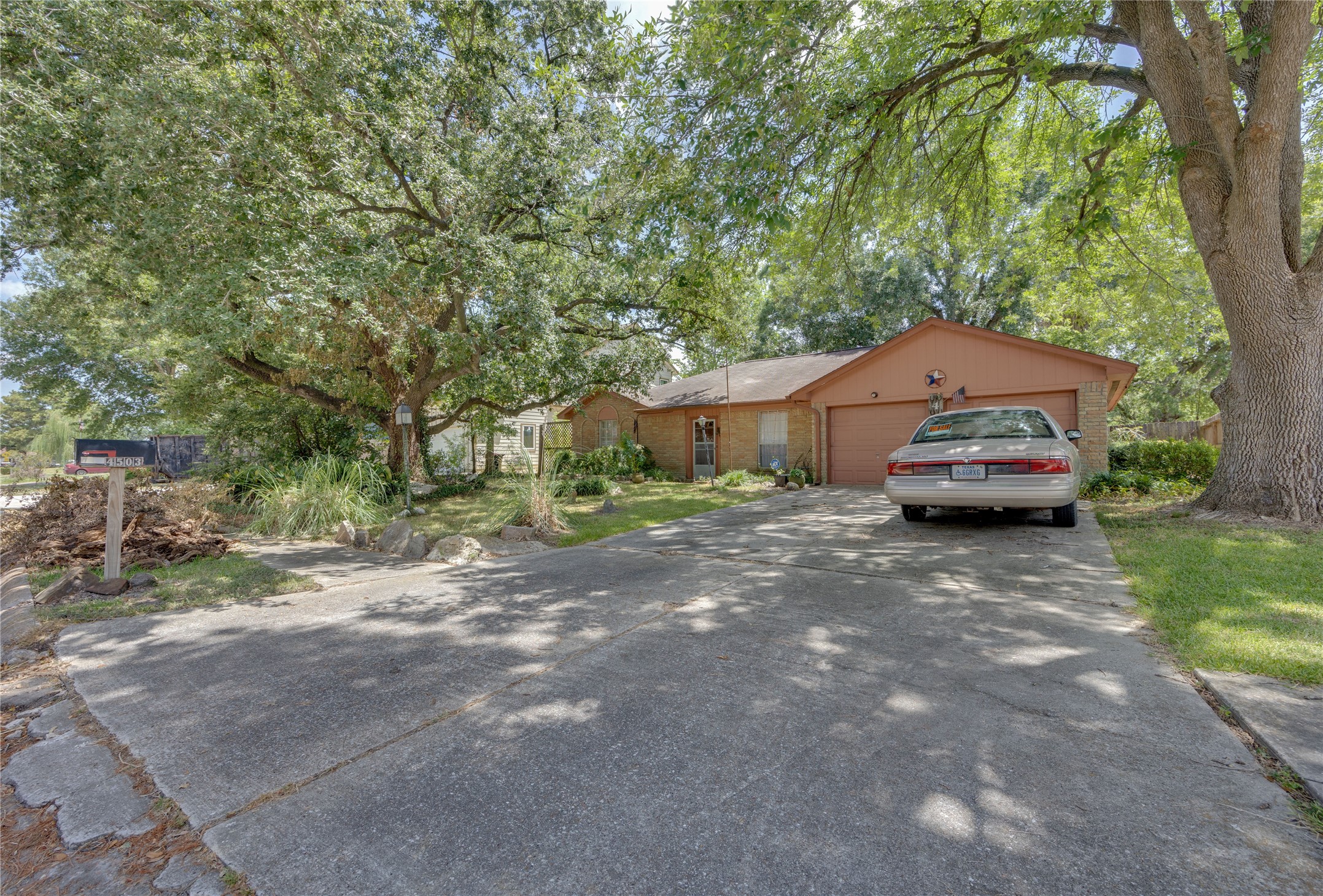 4503 Coachman Drive Property Photo 2