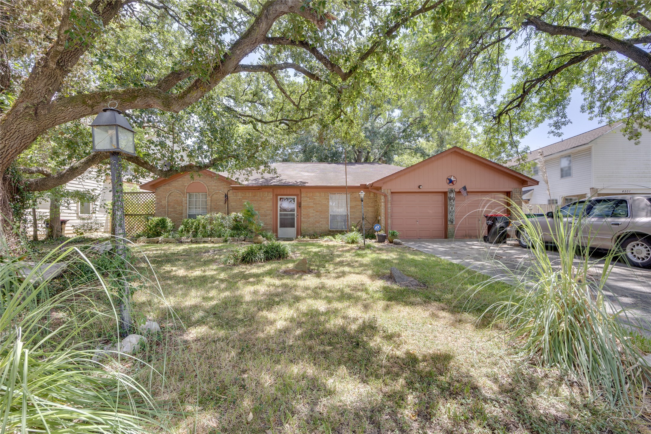 4503 Coachman Drive Property Photo 3