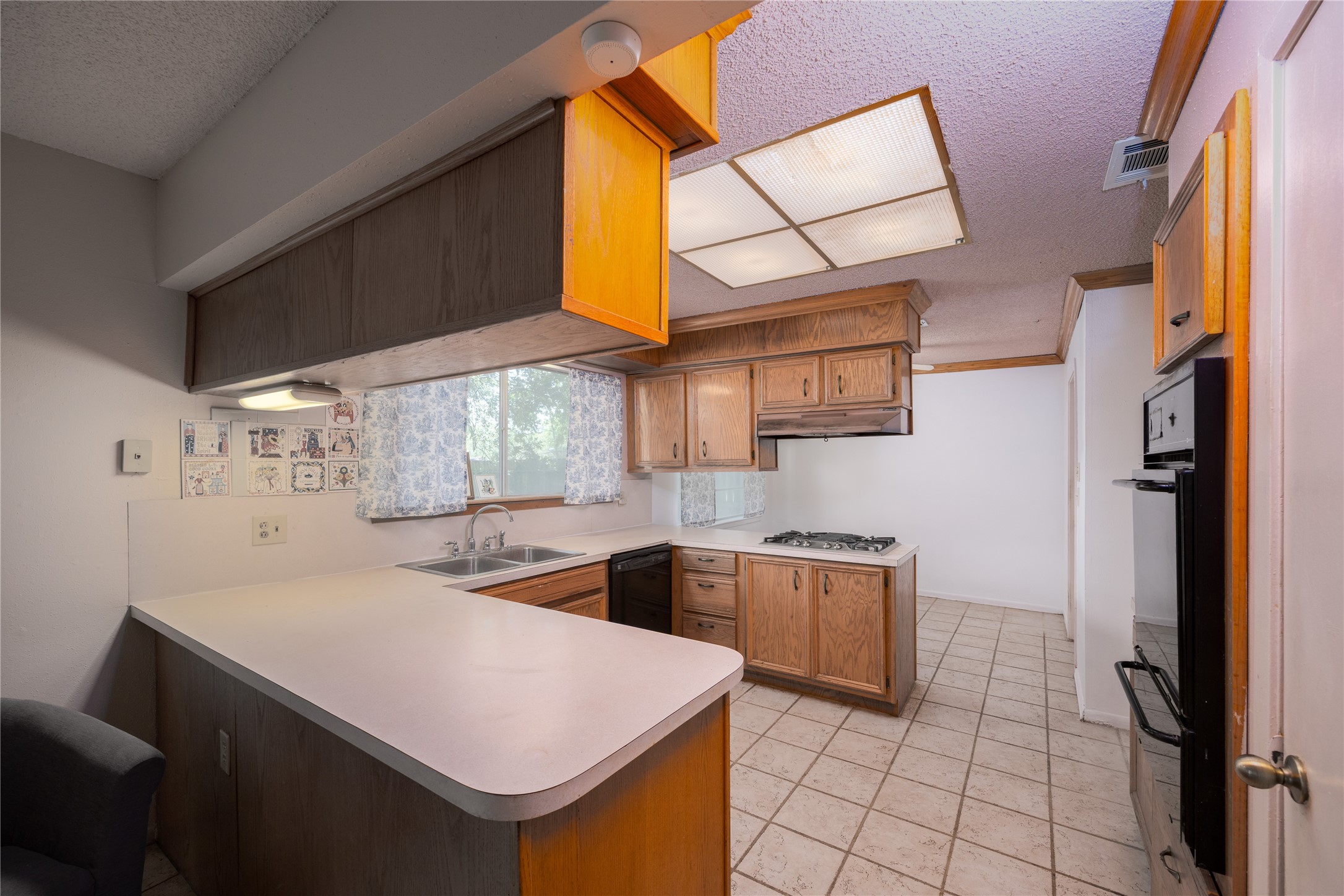 4503 Coachman Drive Property Photo 8
