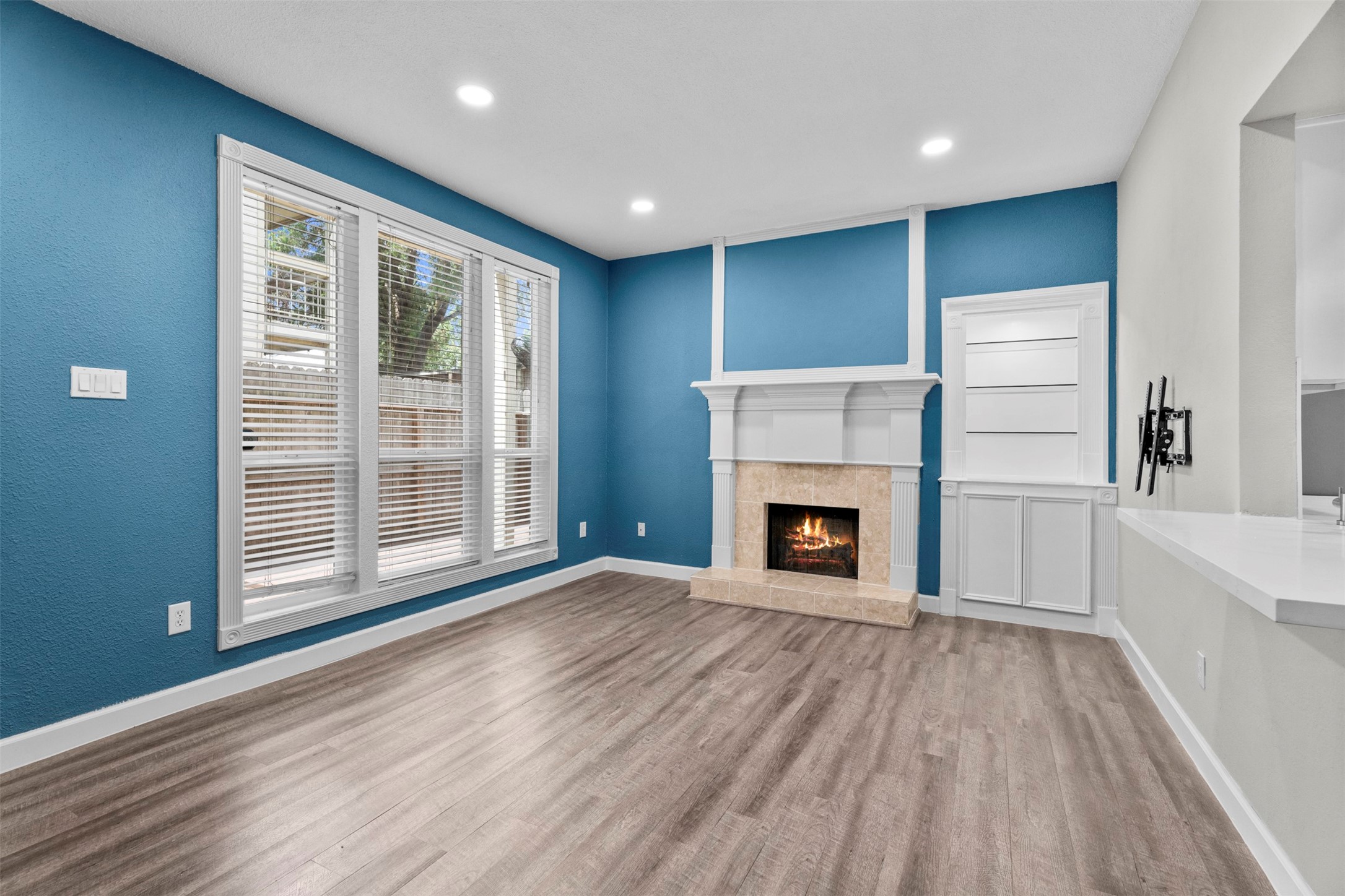 1881 Bering Drive 55 Property Photo 2