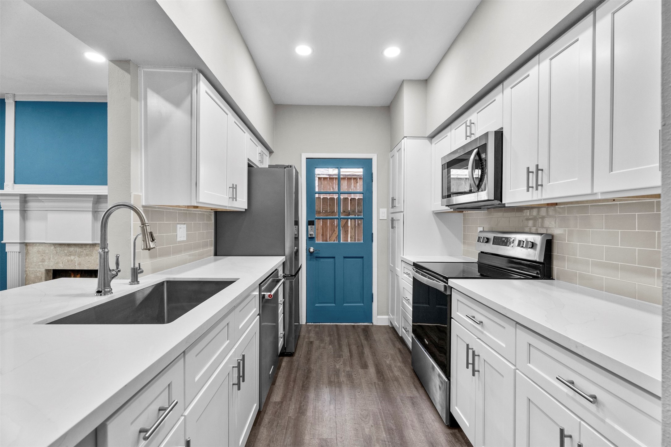 1881 Bering Drive 55 Property Photo 3