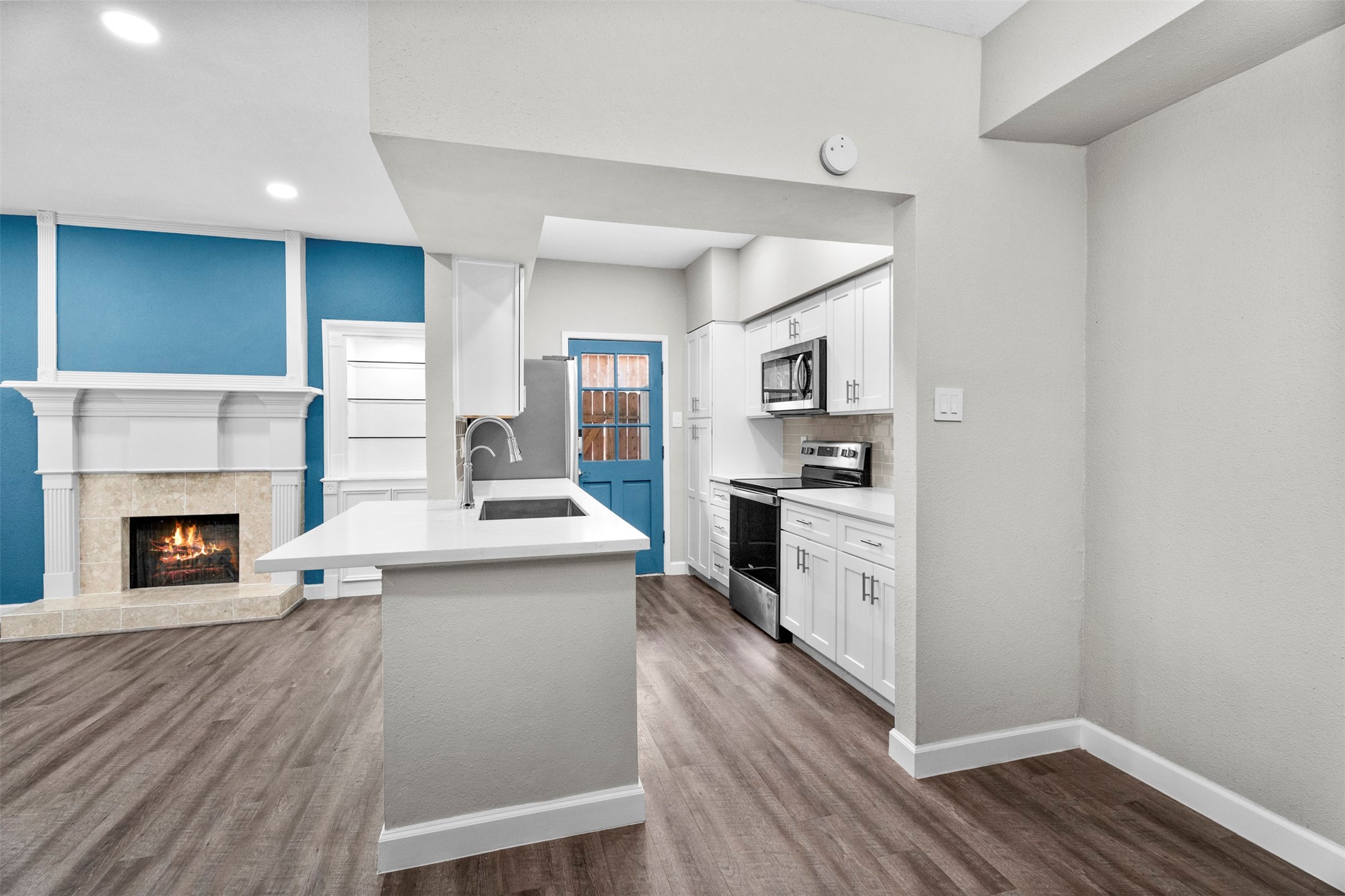 1881 Bering Drive 55 Property Photo 4
