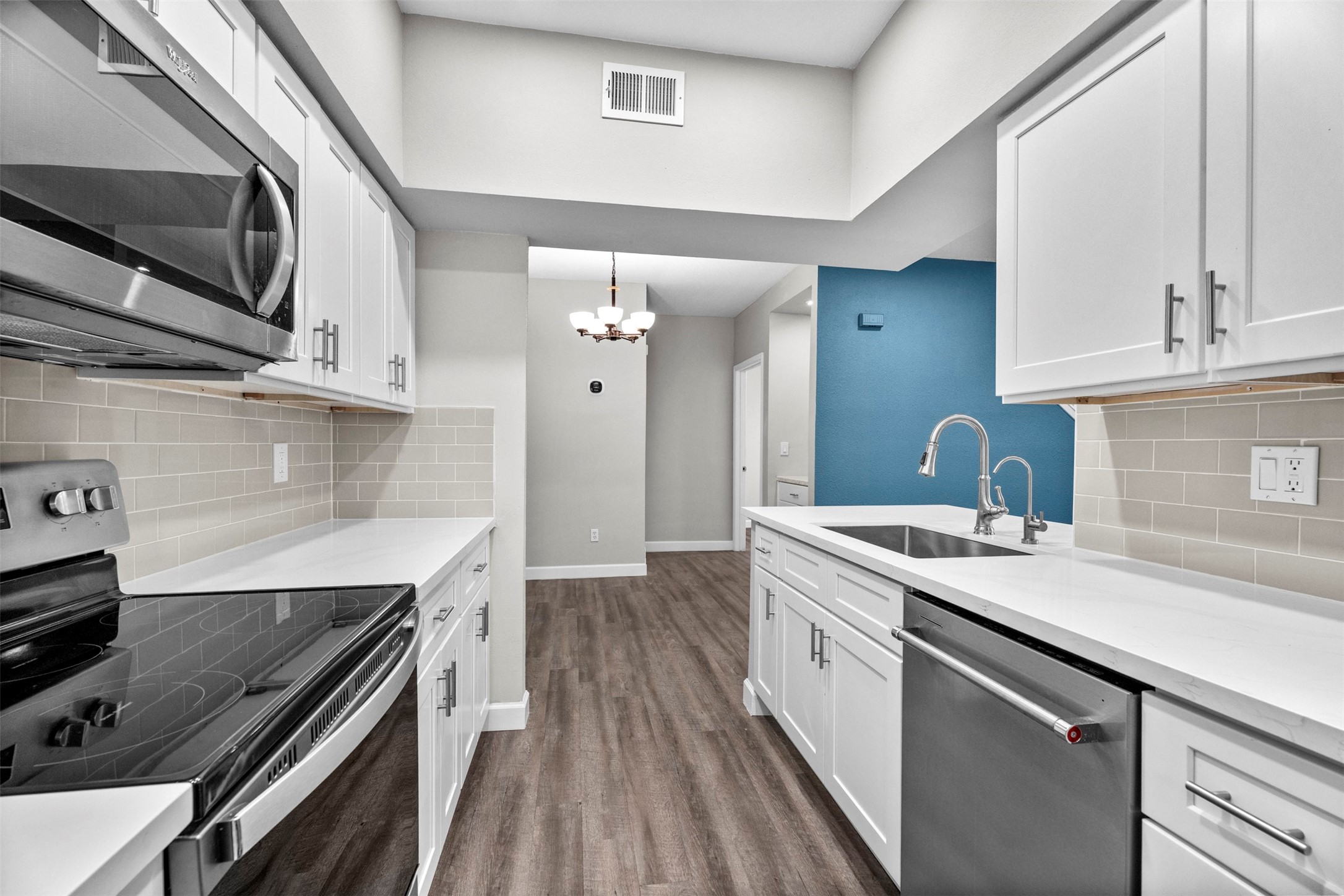 1881 Bering Drive 55 Property Photo 6