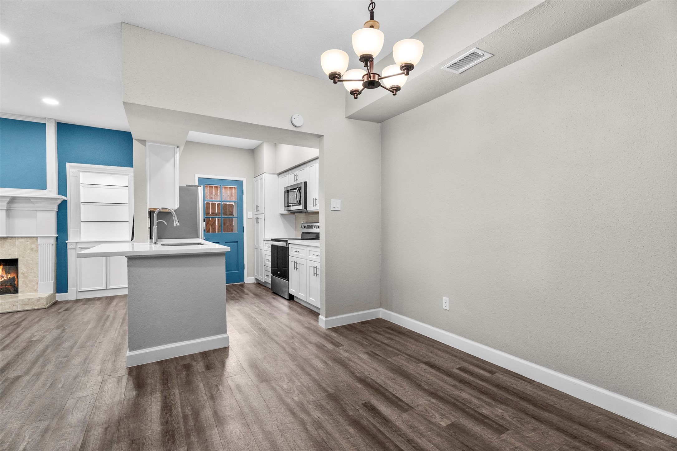 1881 Bering Drive 55 Property Photo 7