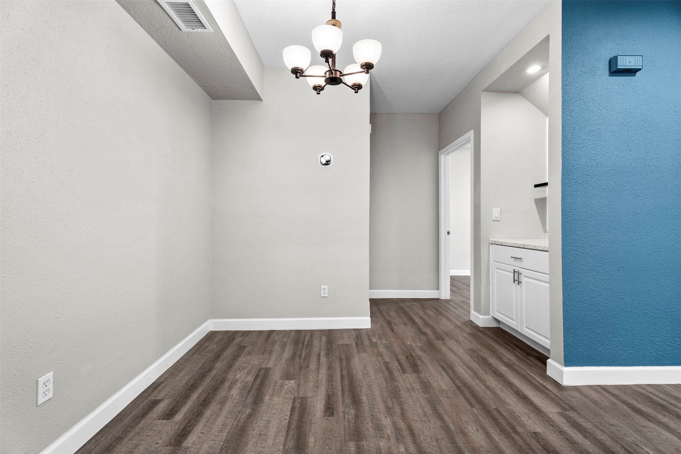 1881 Bering Drive 55 Property Photo 10