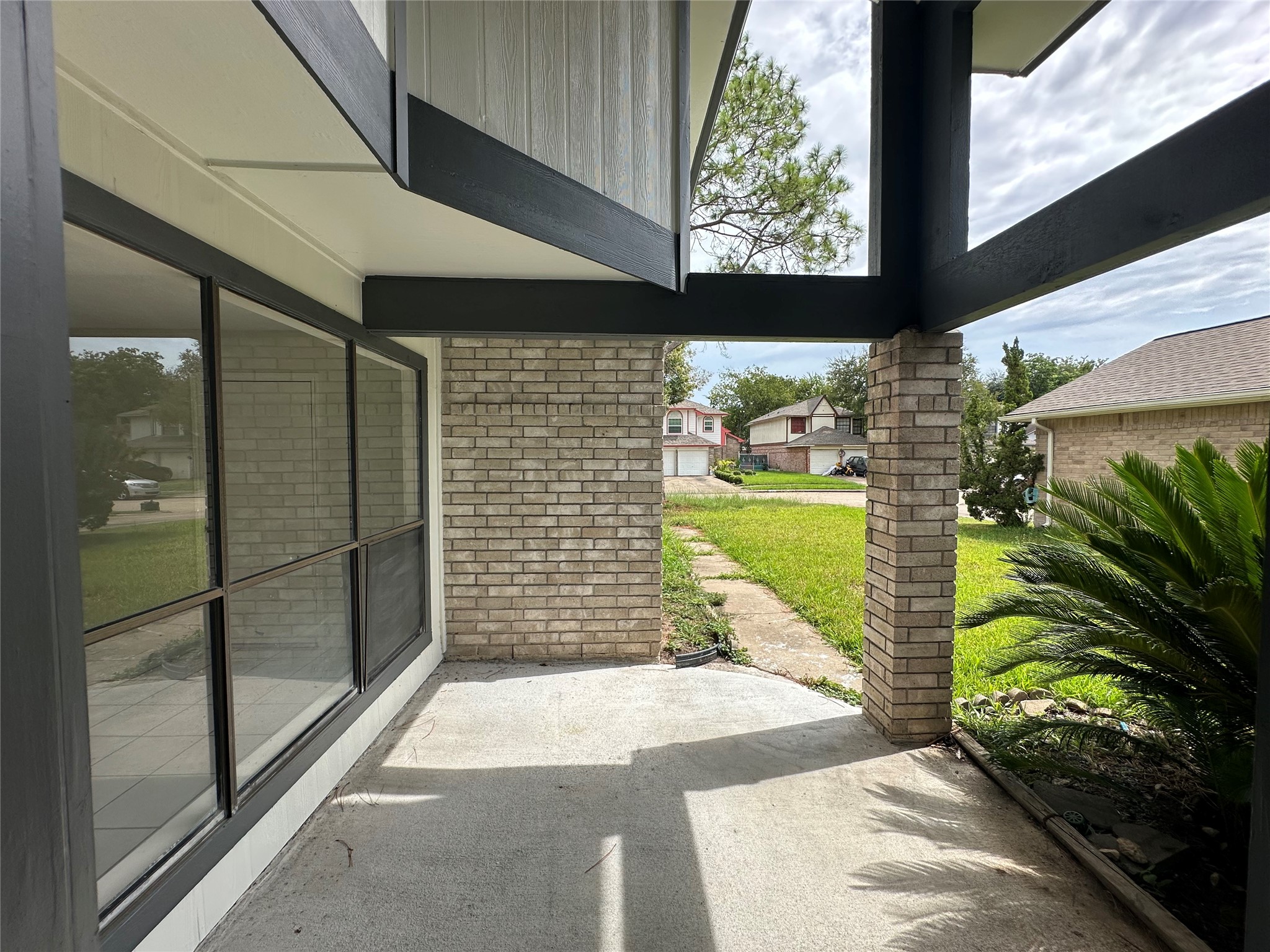 9302 Spindlewood Drive Property Photo 2