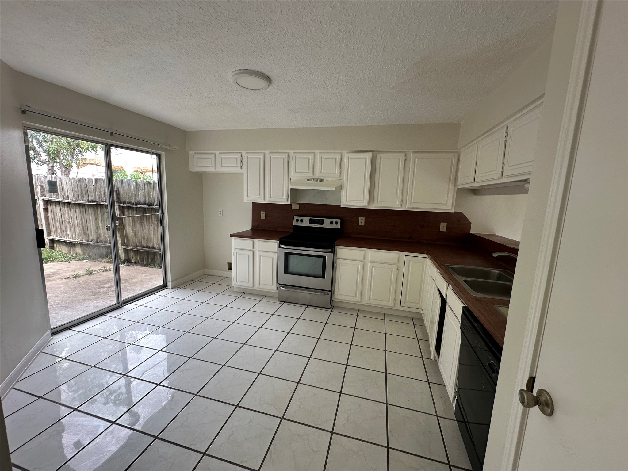 9302 Spindlewood Drive Property Photo 7